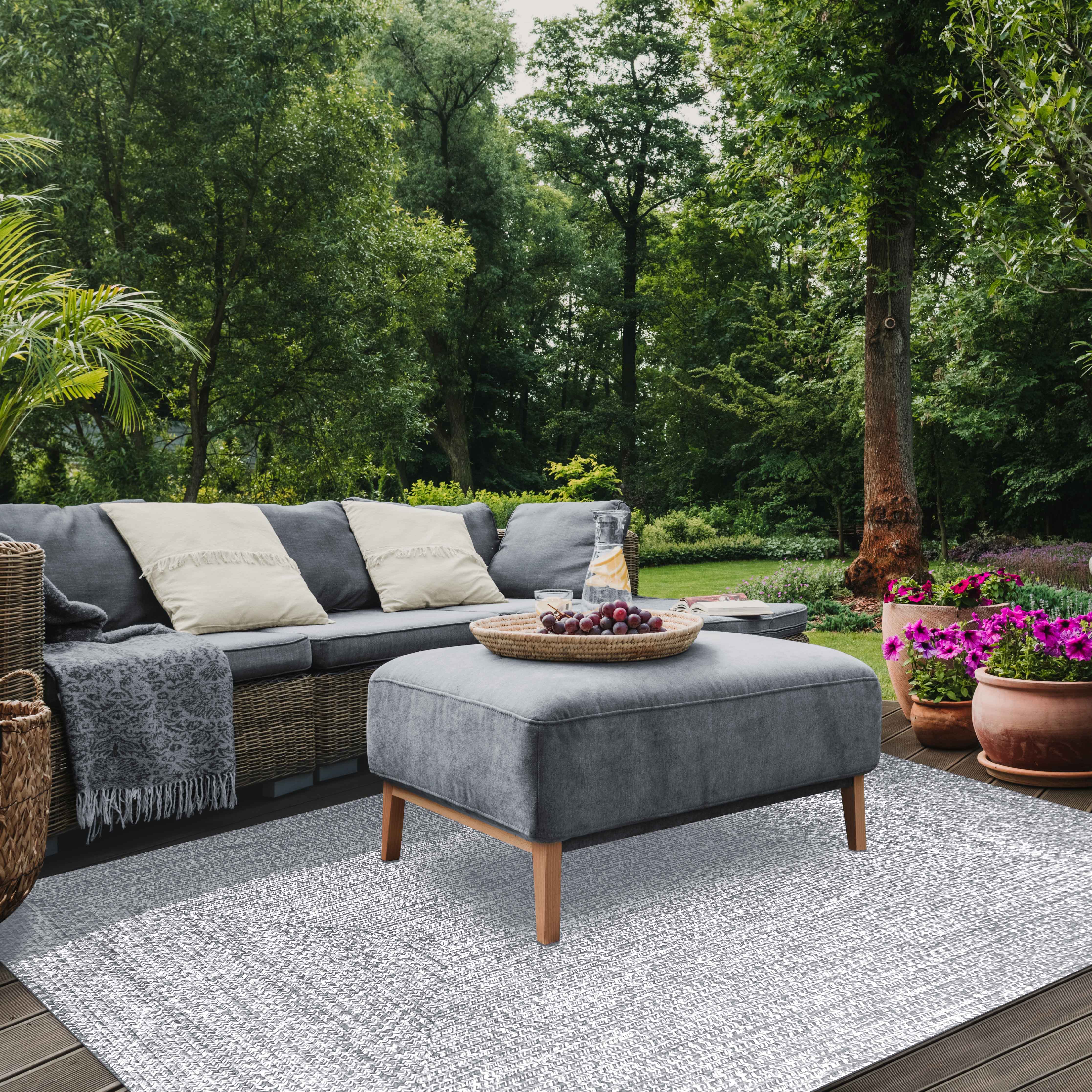 Two-Toned Braided Bohemian Area Rug - Indoor/Outdoor Use for Living Room, Patio & Bedroom Decor