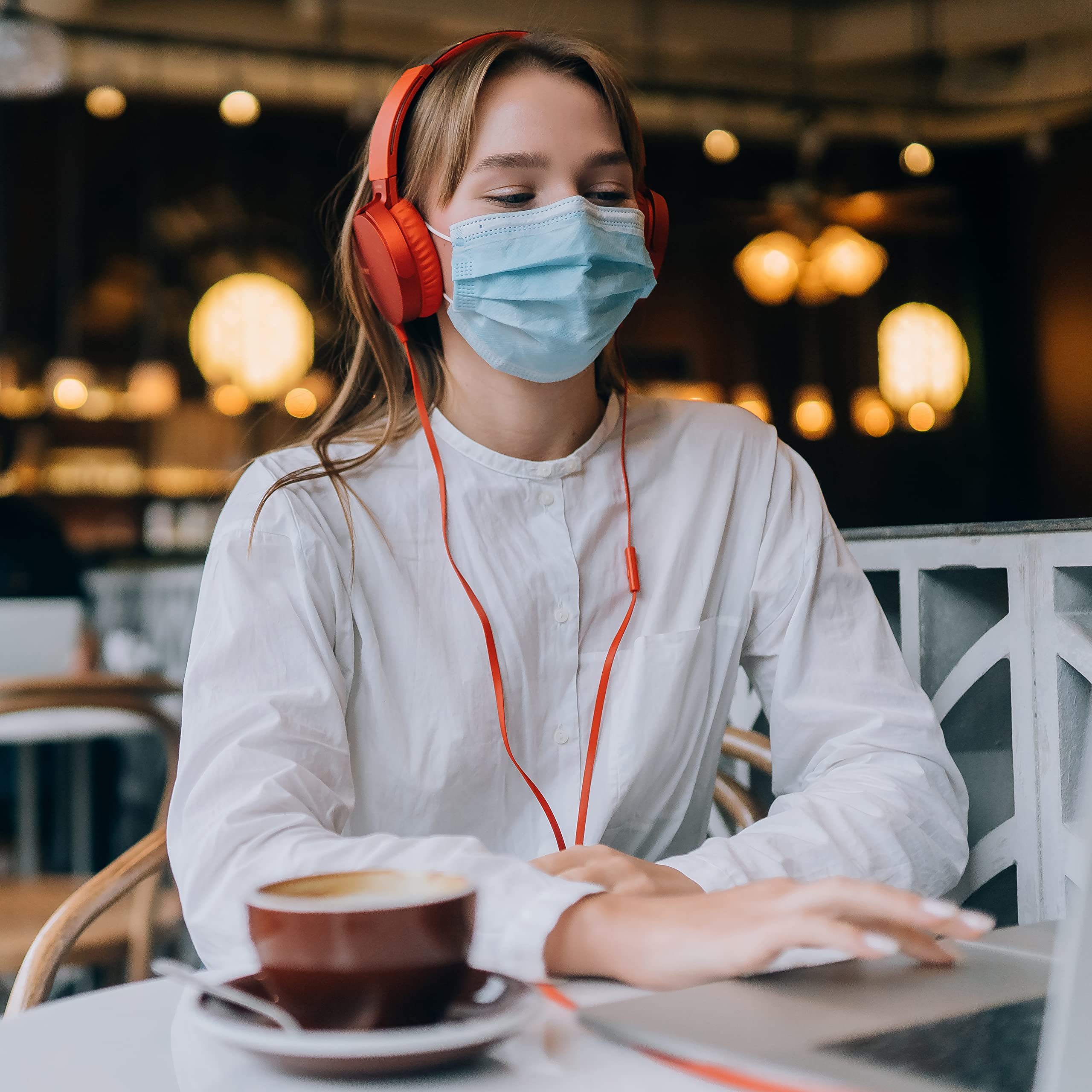 Premium 3-Ply Disposable Face Masks - Breathable & Comfortable for Daily Protection - Ideal for Work, Travel & Public Safety