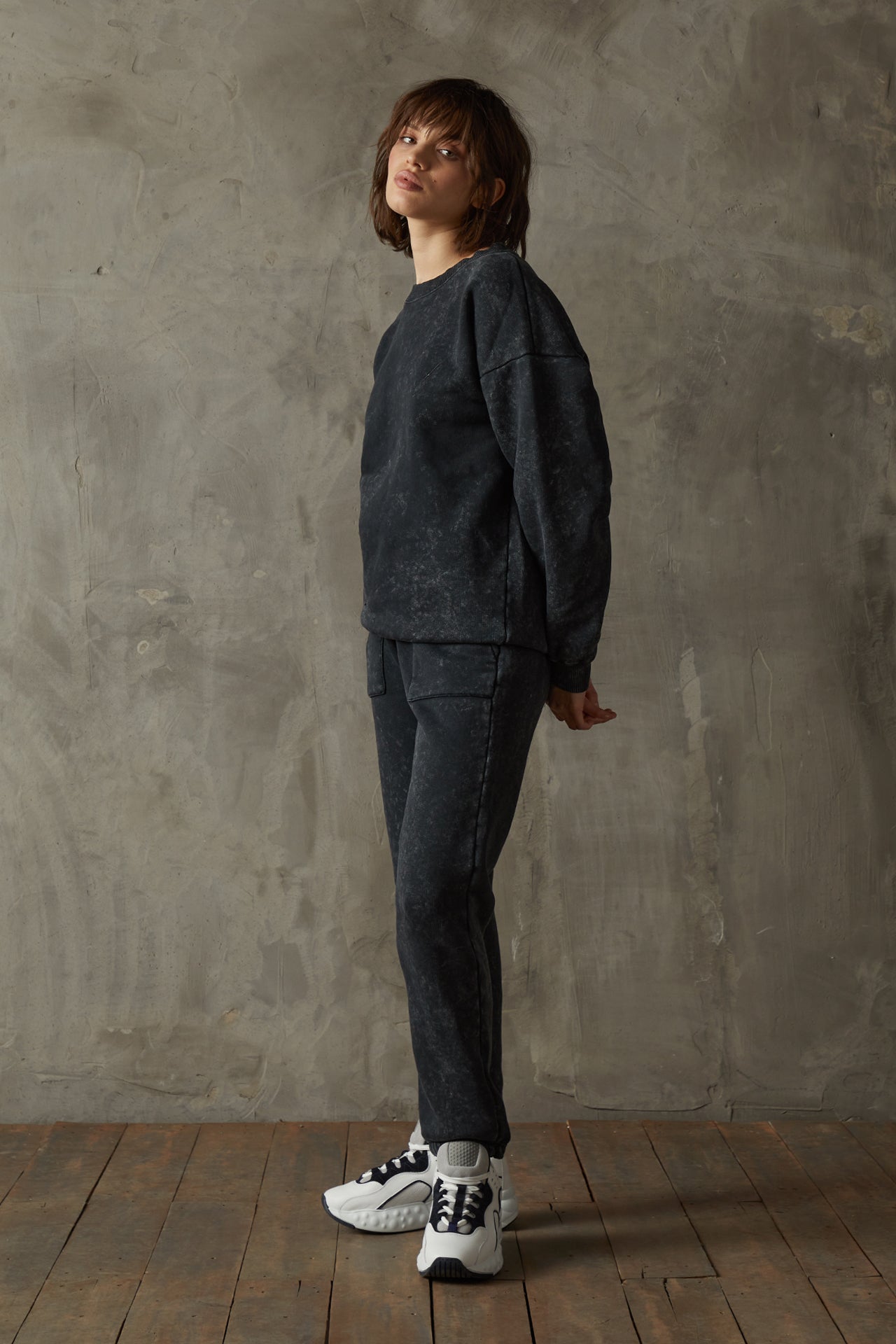 530 Washed Black Women's Sweatshirt - Soft & Comfortable Pullover for Casual Wear, Lounge & Street Style