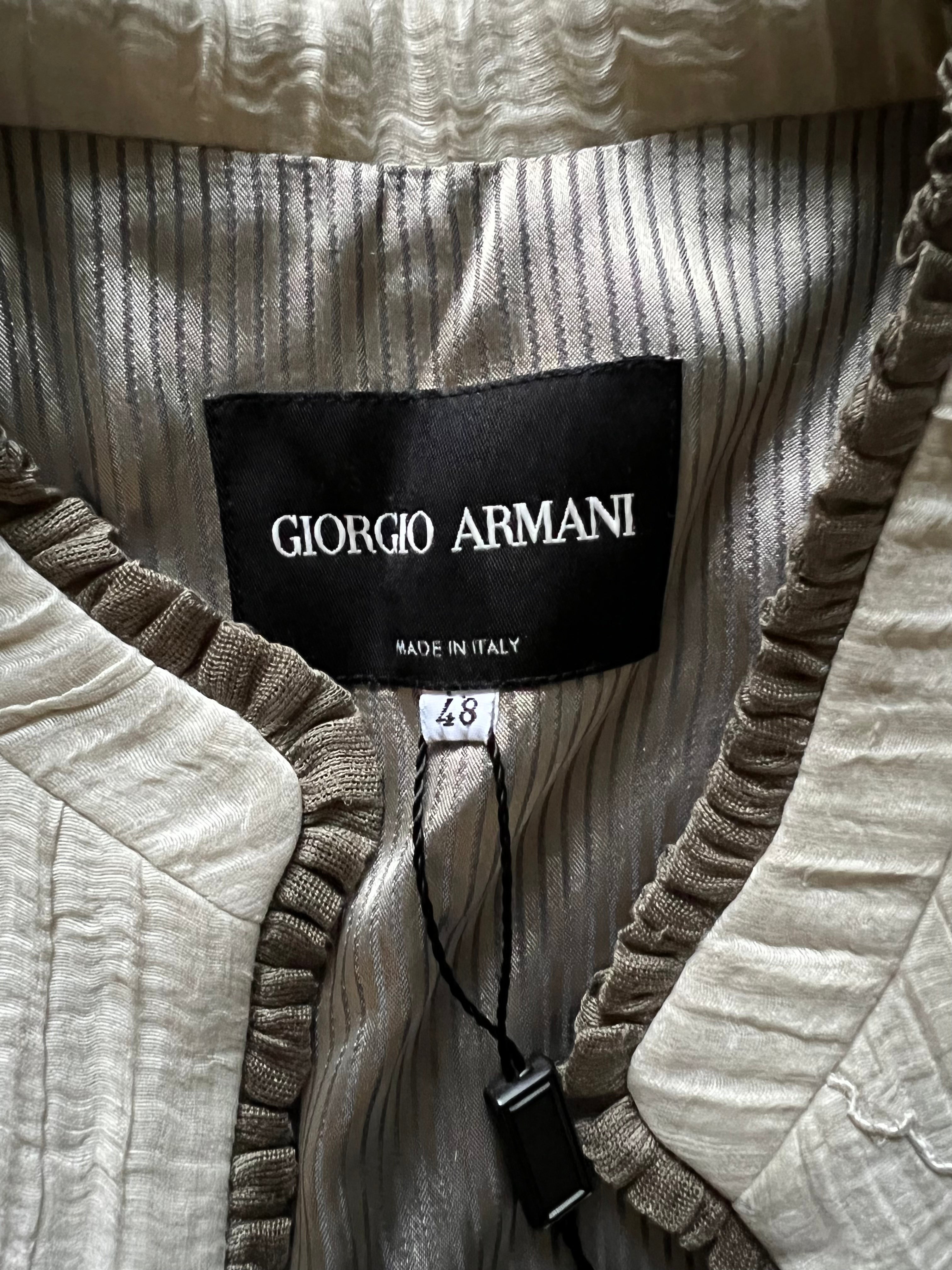 Giorgio Armani Beige Textured Blazer Jacket Size 48 for Men - Perfect for Business Meetings, Weddings & Formal Occasions