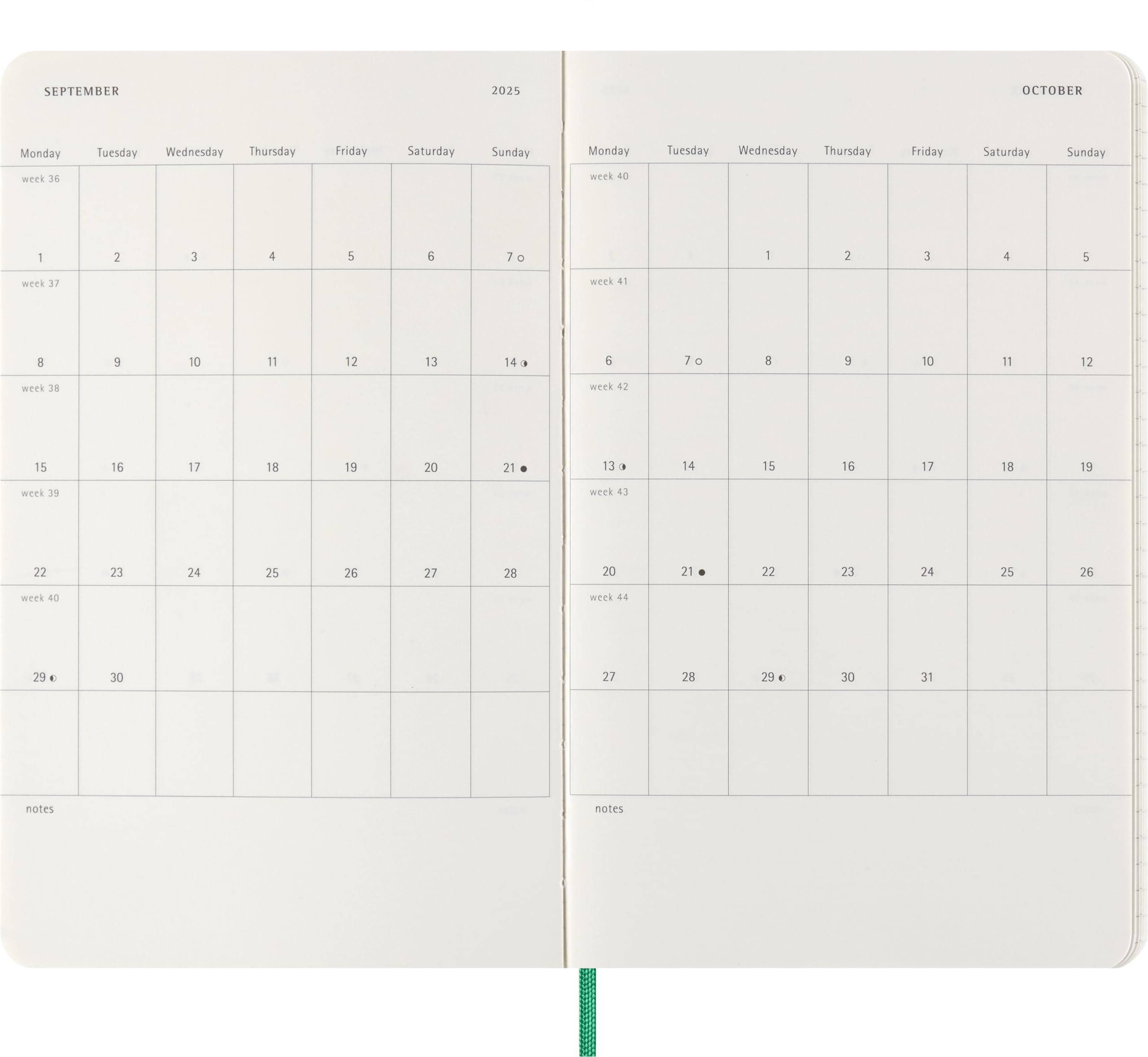 Moleskine 2025 Weekly Planner - Vegan Soft Cover, 12-Month Agenda with Notes Space, Large 13x21 cm, Gift Box Included (Green) - Perfect for Work, School & Personal Organization