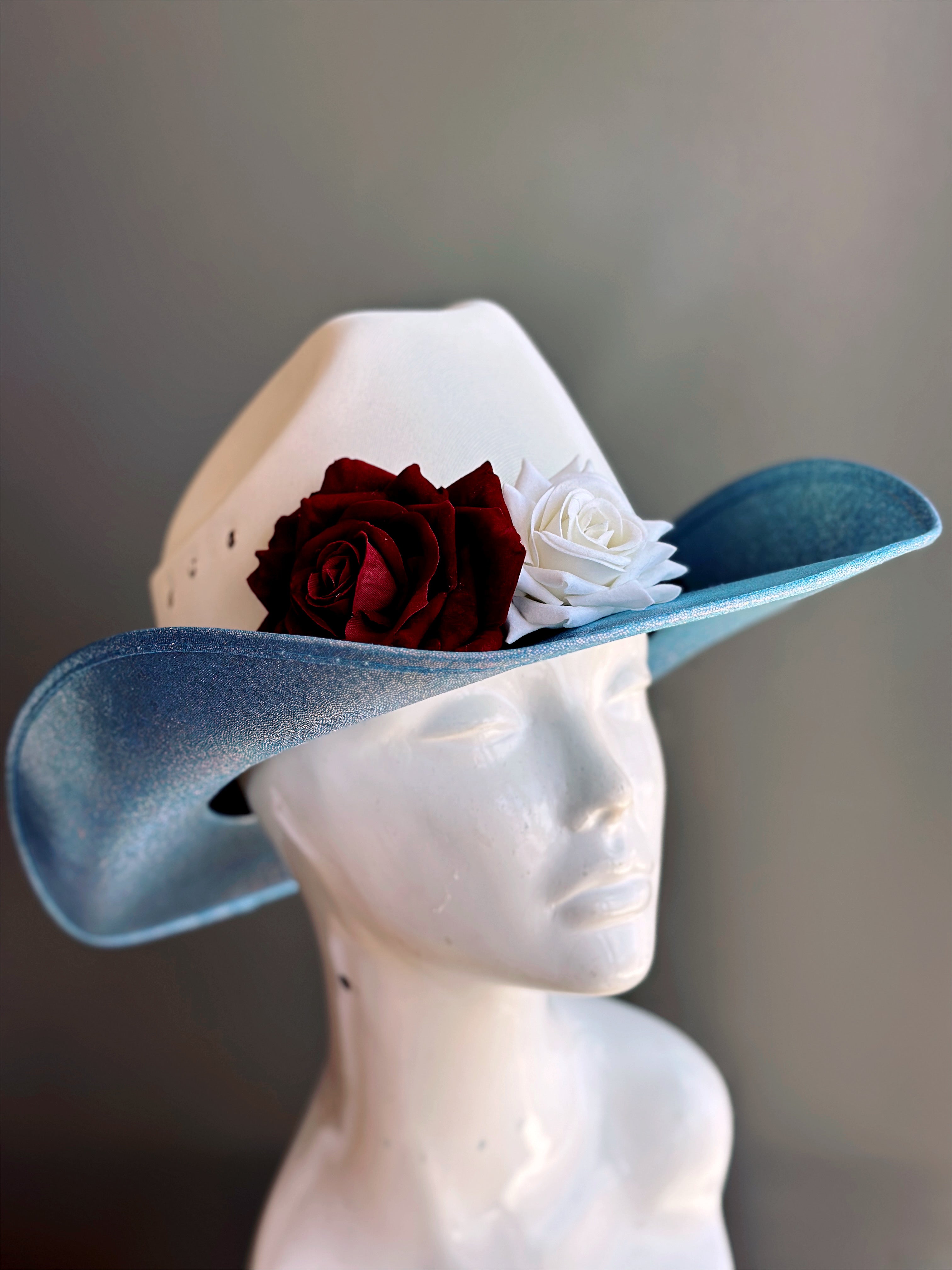 Stylish Cowboy Hat with Roses - Western Fashion Accessory for Women & Men - Perfect for Rodeo, Country Music Festivals & Outdoor Events