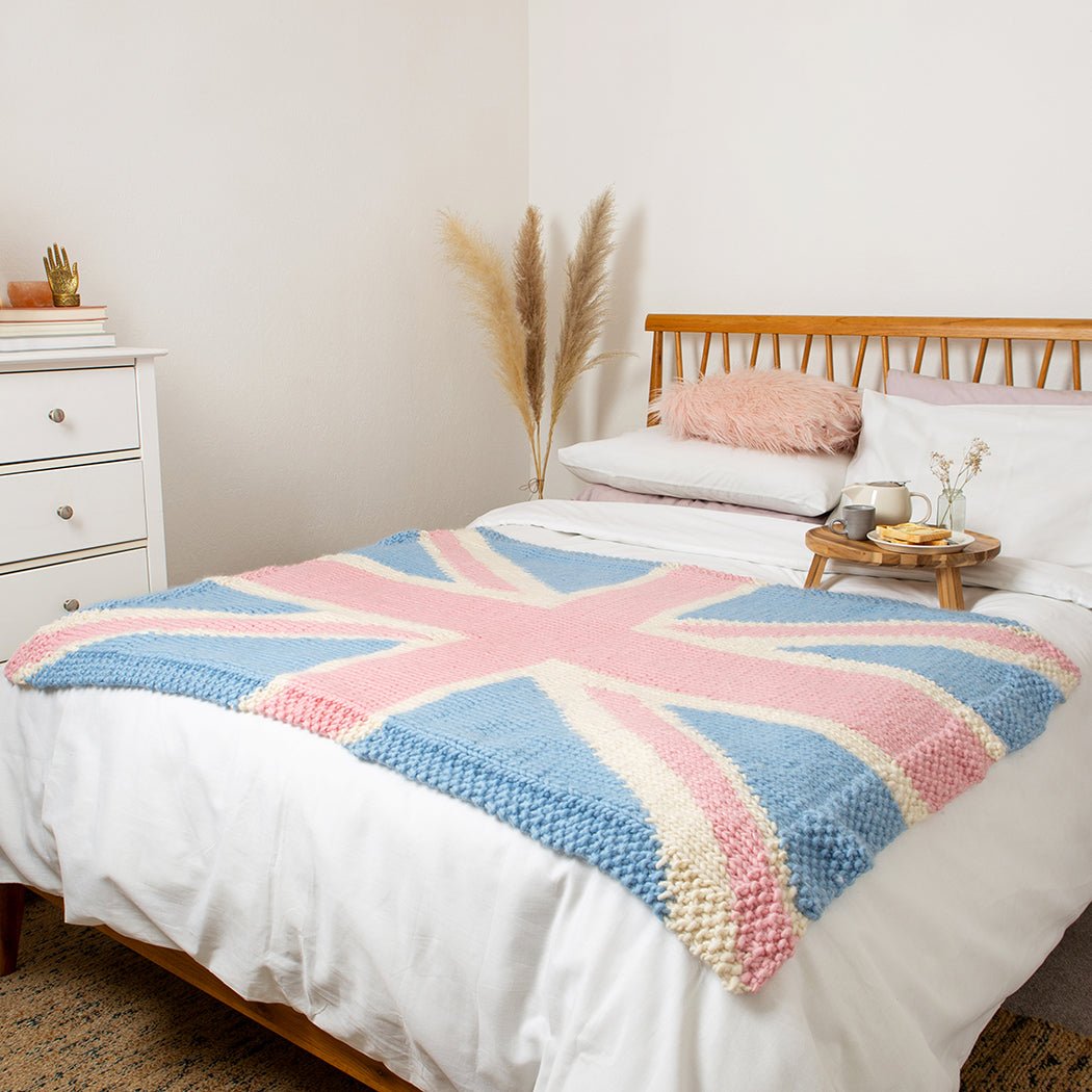 Union Jack Blanket Pastel Knitting Kit - DIY British Flag Blanket for Beginners | Cozy Home Decor, Gift for Knitters, Perfect for Winter & Christmas
