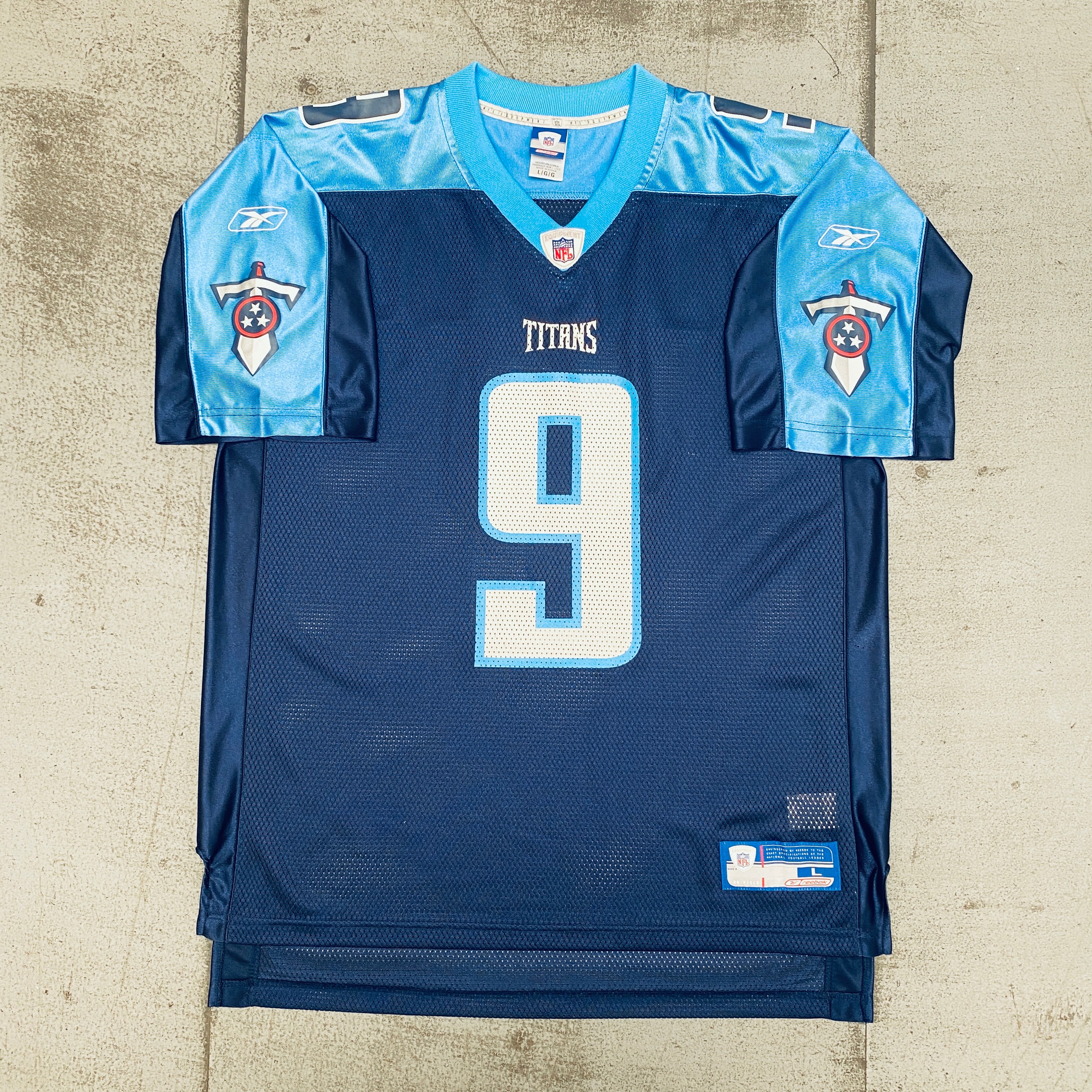 Tennessee Titans Steve McNair 2003-04 Jersey L/XL - NFL Football Fan Apparel for Game Day & Sports Events