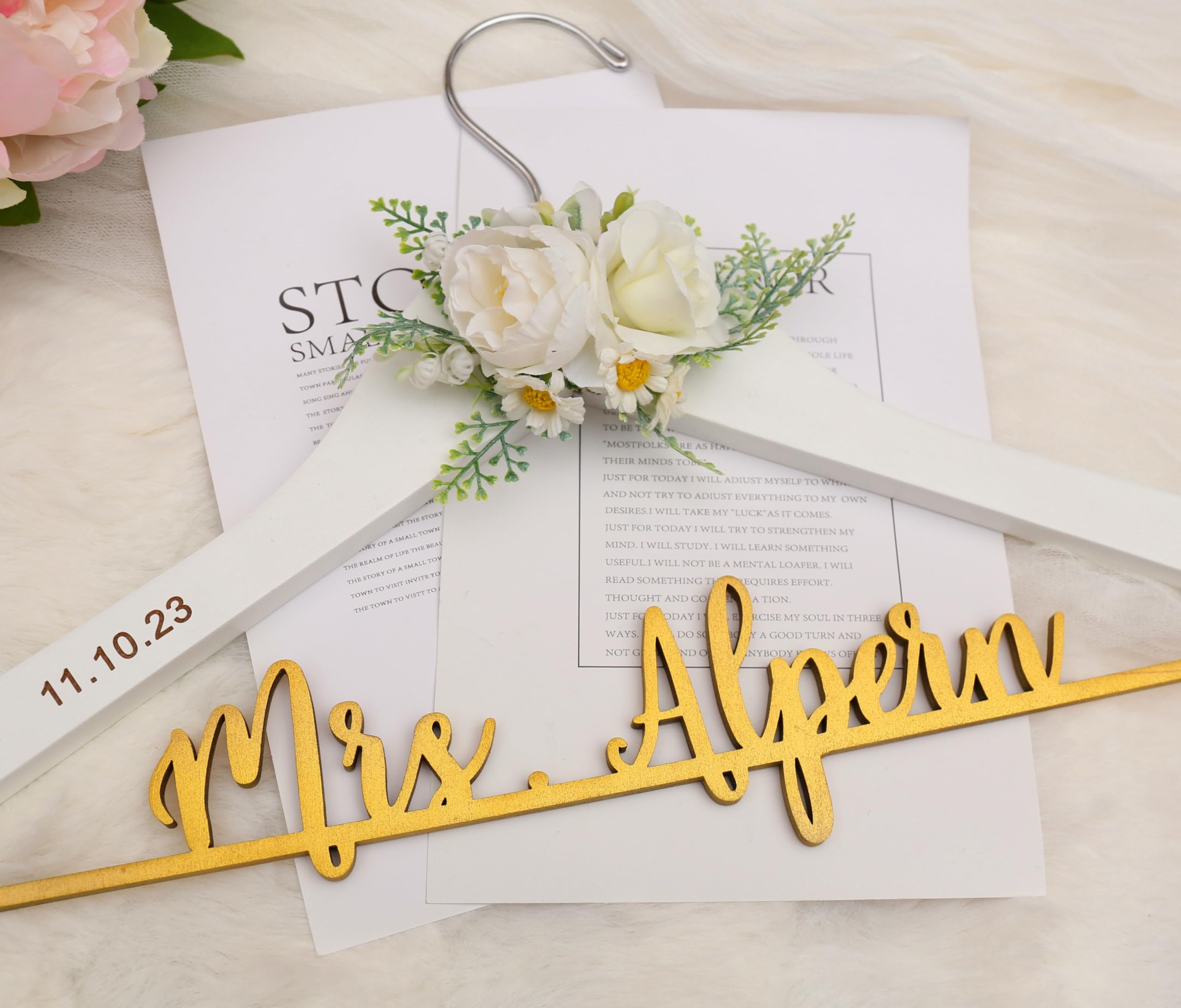 Personalized Wooden Bride Hanger - Custom Wedding Hanger with Engraved Name - Perfect for Brides, Bridesmaids & Doctors - Unique Gift for Weddings, Bridal Showers & Special Occasions