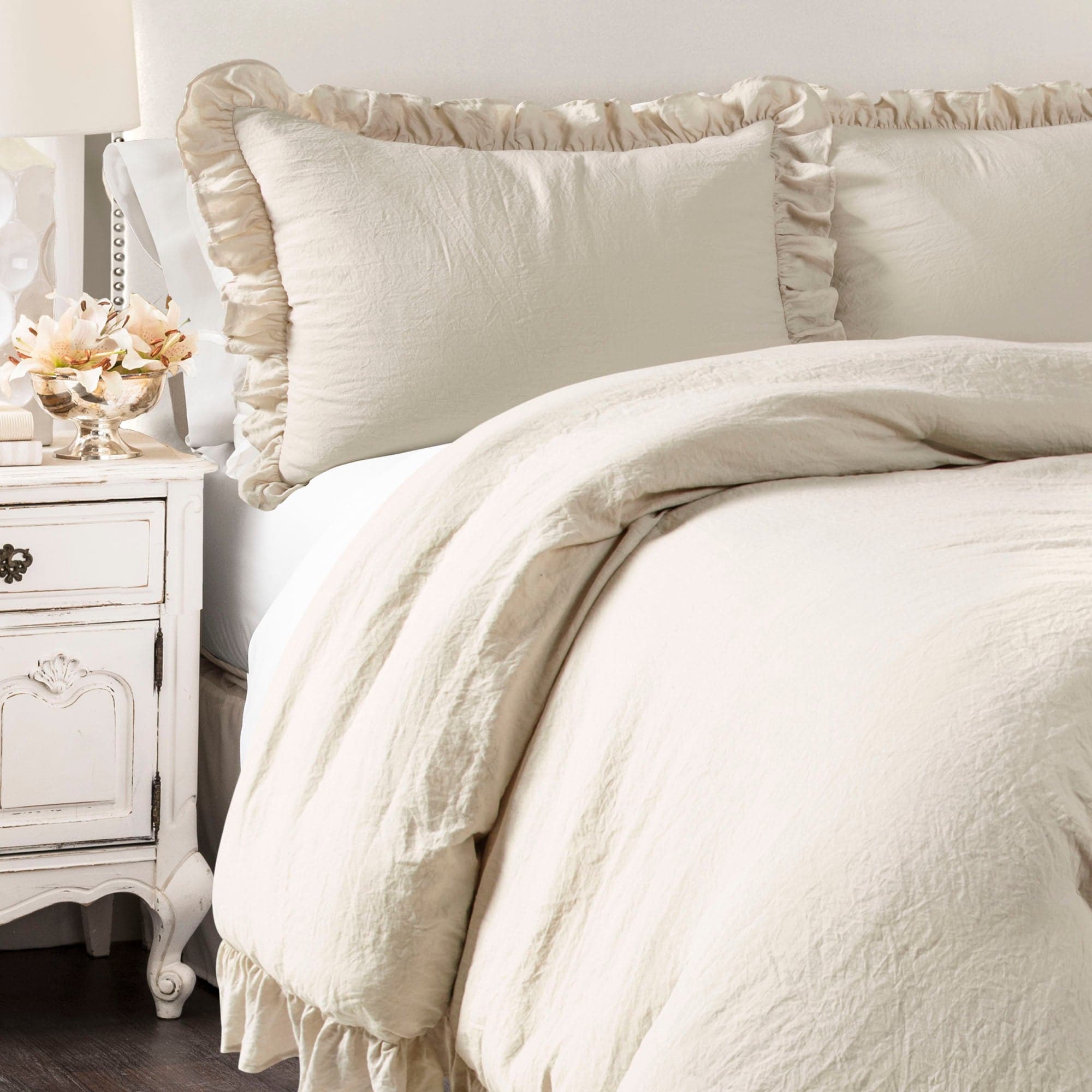 Reyna 3-Piece Comforter Set - Soft & Luxurious Bedding for Queen/King Size Beds - Perfect for Master Bedrooms, Guest Rooms & Cozy Home Decor