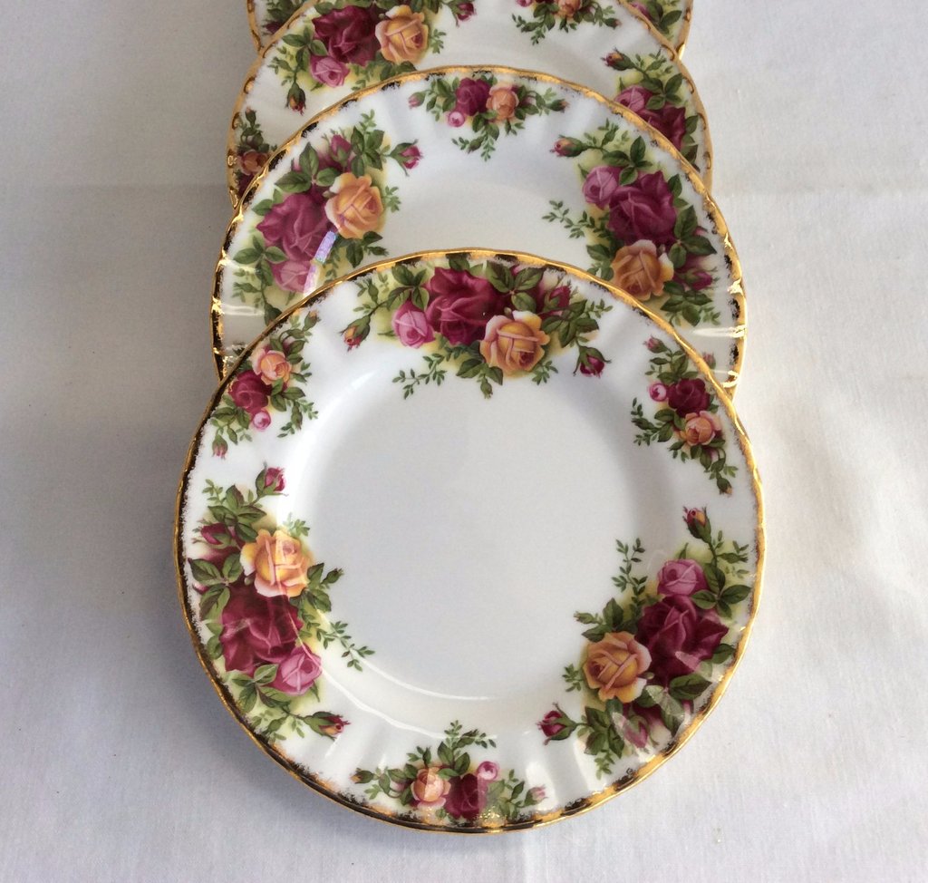 Royal Albert Old Country Roses 4-Piece Tea Bread Plates Set, 6.25 Inch Fine Bone China, Vintage England Collection (1962-1974) - Perfect for Afternoon Tea, Bridal Showers & Elegant Dining