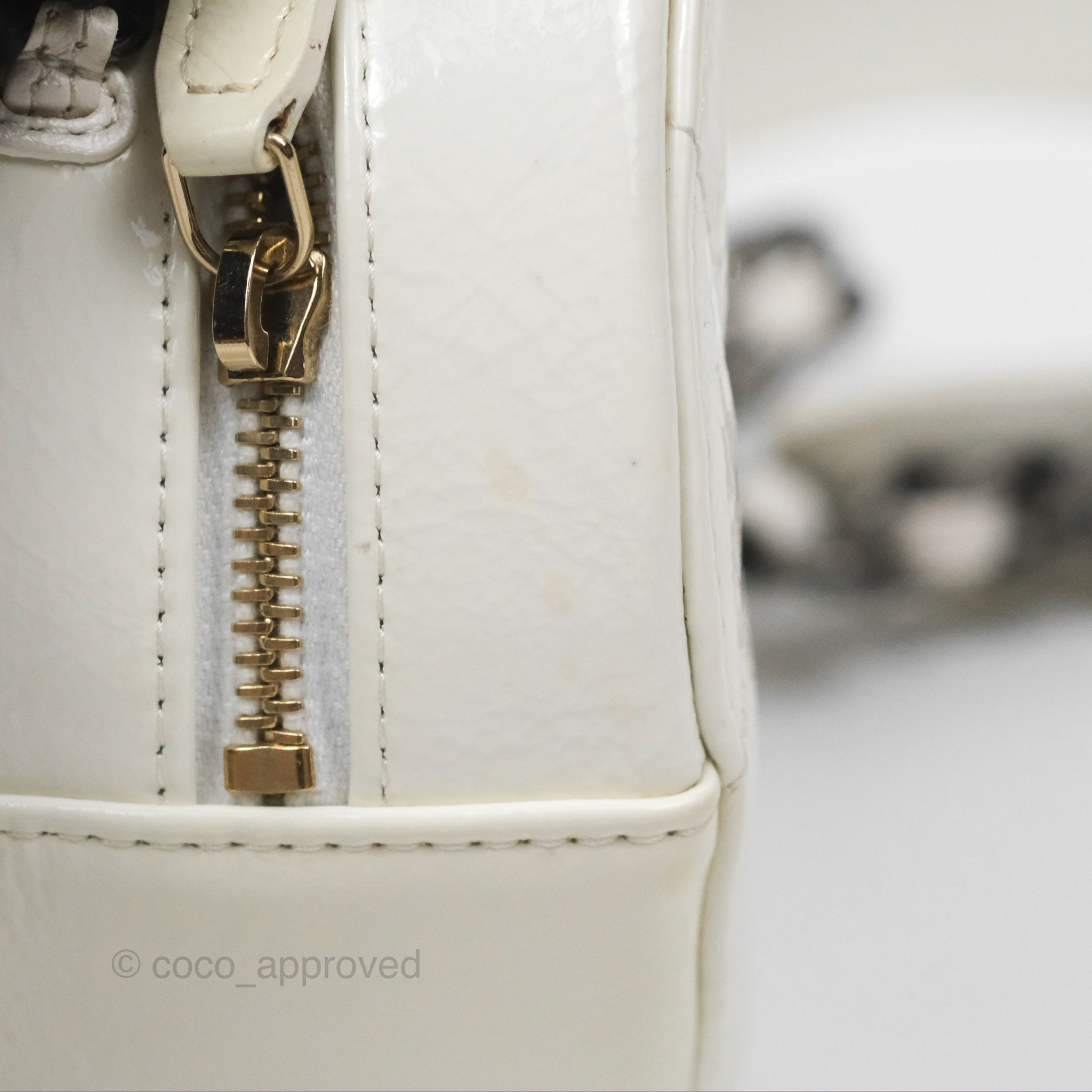 Chanel 19 Round Clutch With Chain - White Glazed Calfskin & Mixed Hardware Bag - Perfect for Evening Parties, Date Nights & Luxury Fashion Accessories