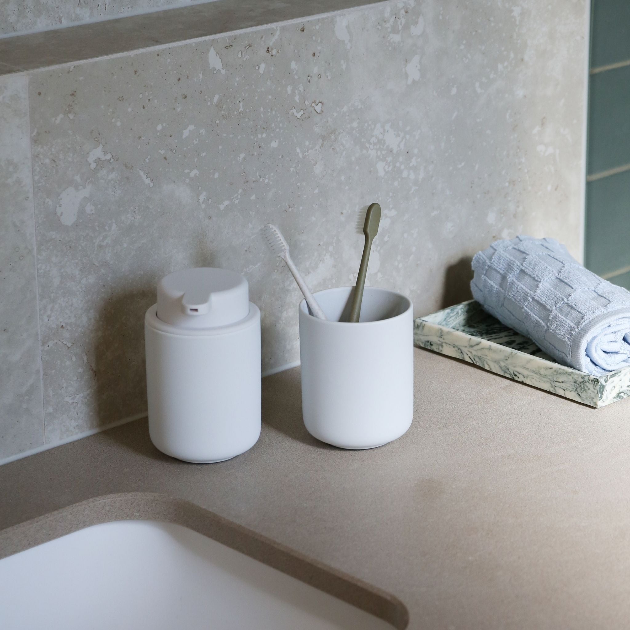 ZONE DENMARK Ume Soap Dispenser 250ml - Modern White Bathroom Soap Dispenser (12.8cm Height) - Perfect for Kitchen, Bathroom, and Guest Washroom Decor