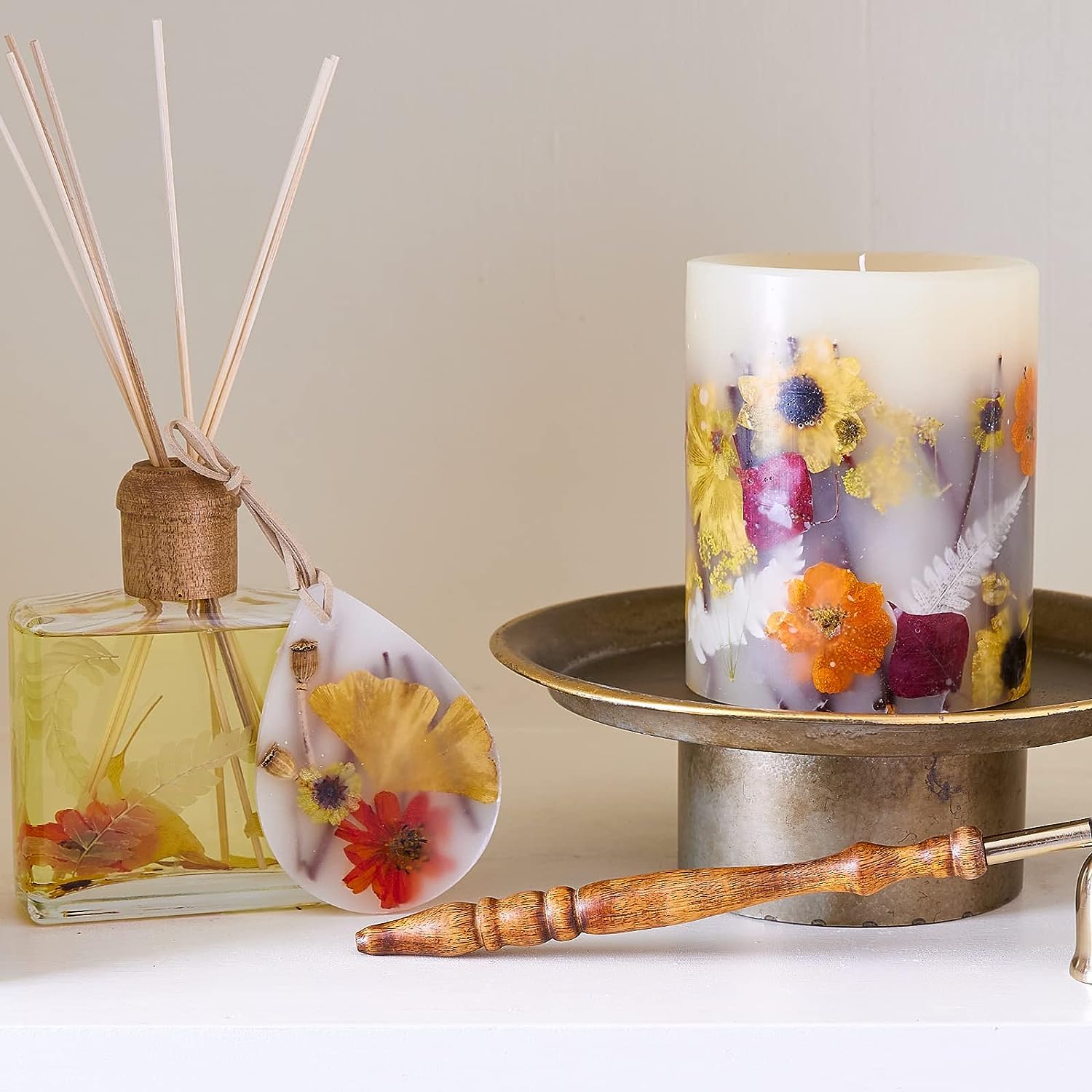 Rosy Rings Honey Tobacco Candle - Aromatherapy & Home Decor for Relaxation