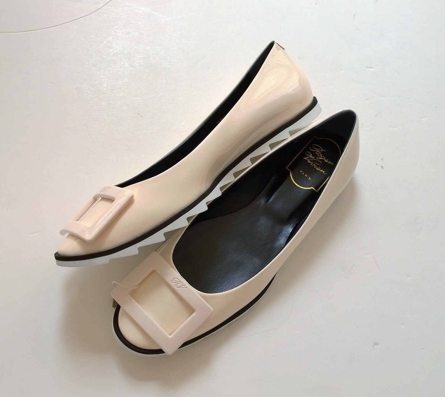 Roger Vivier Viv Gommette Cream Patent Leather Shoes with Rubber Wedge Flats - Elegant Comfort for Women's Casual & Office Wear