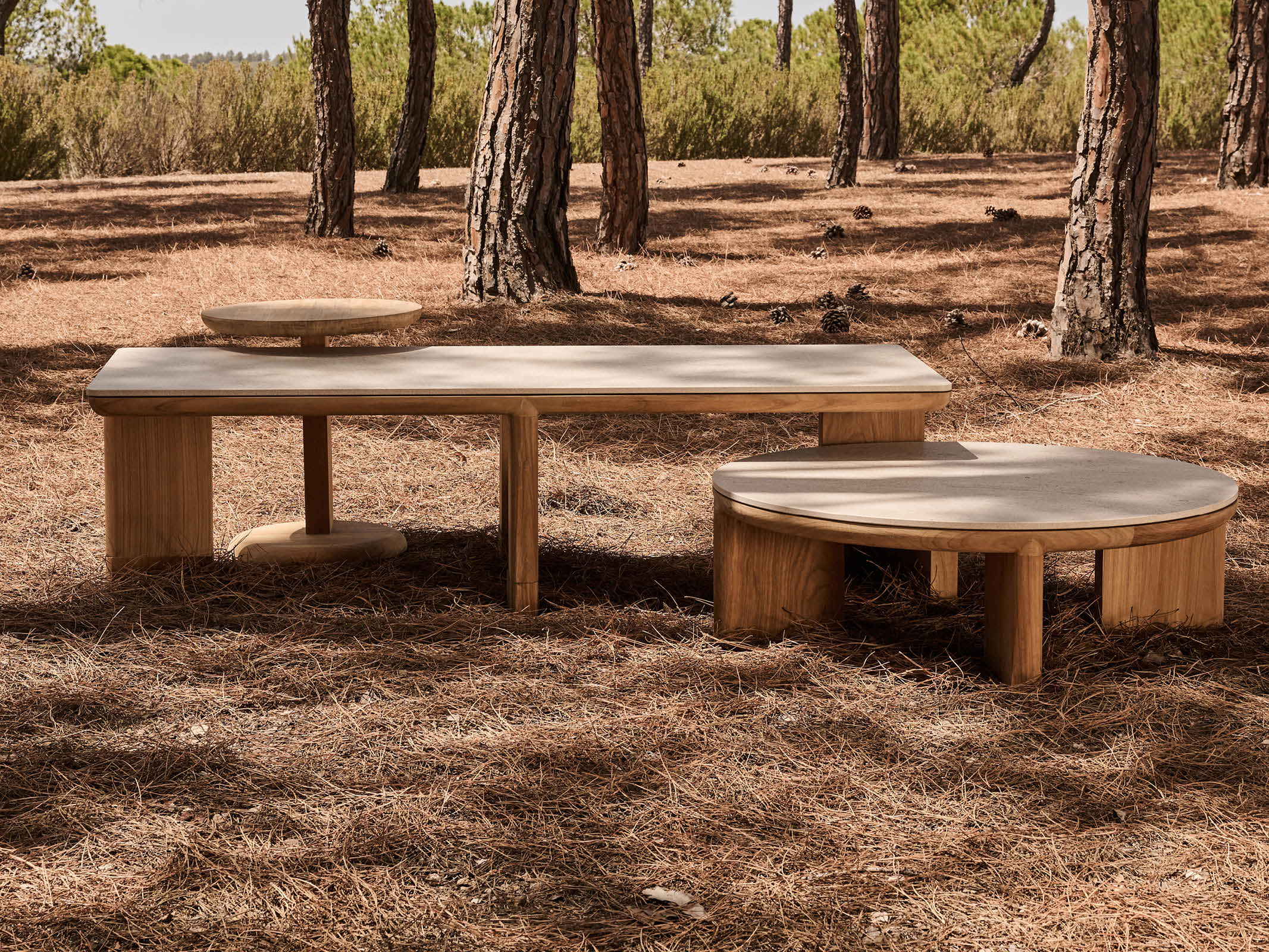 Round Coffee Table - Modern Wooden Living Room Furniture for Small Spaces | Perfect for Home Decor, Apartments & Cozy Spaces