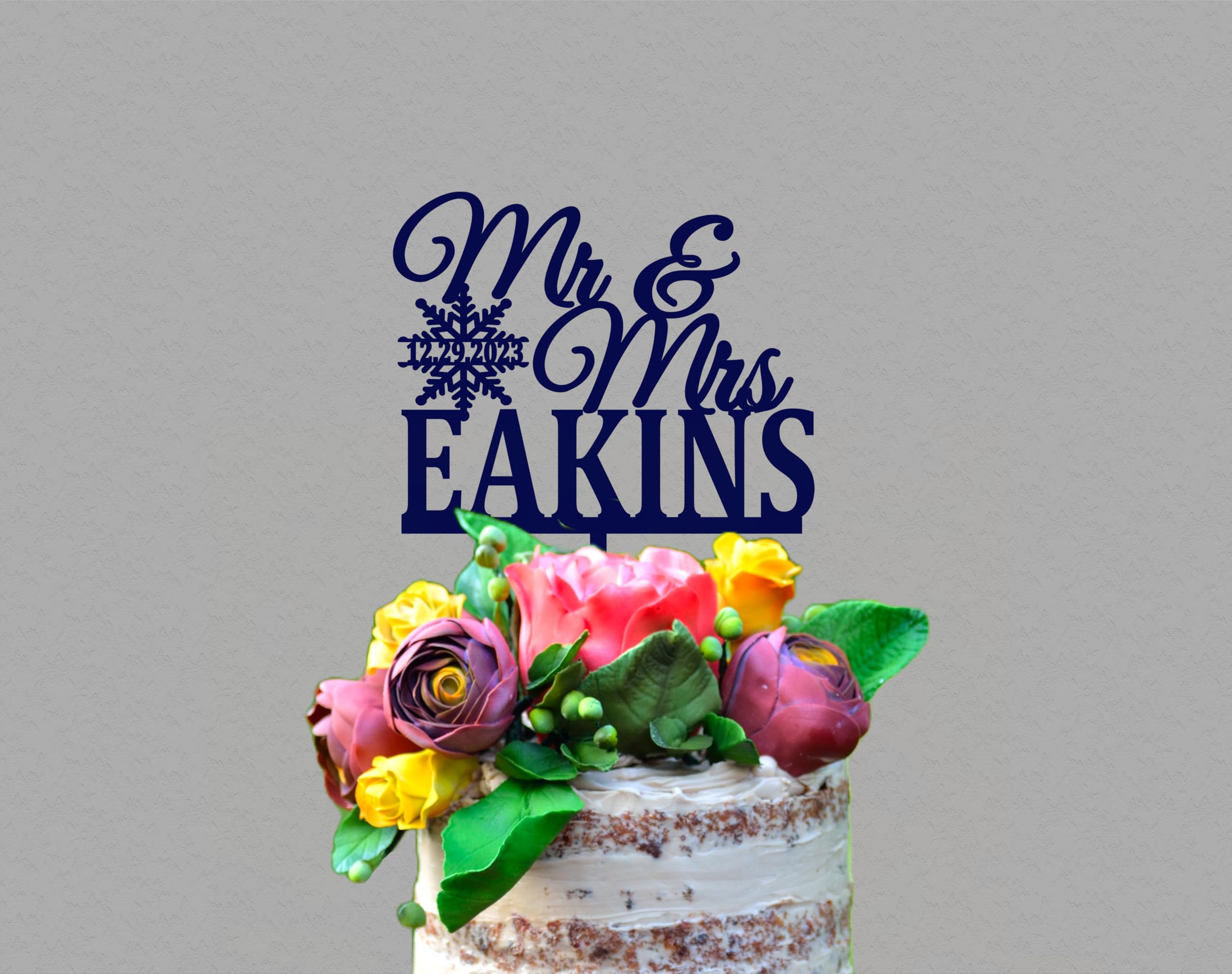 Personalized Winter Wedding Cake Topper - Snowflake Mr & Mrs Cake Decor with Custom Last Name & Date - Rustic Gold Anniversary Cake Topper for Wedding & Special Celebrations