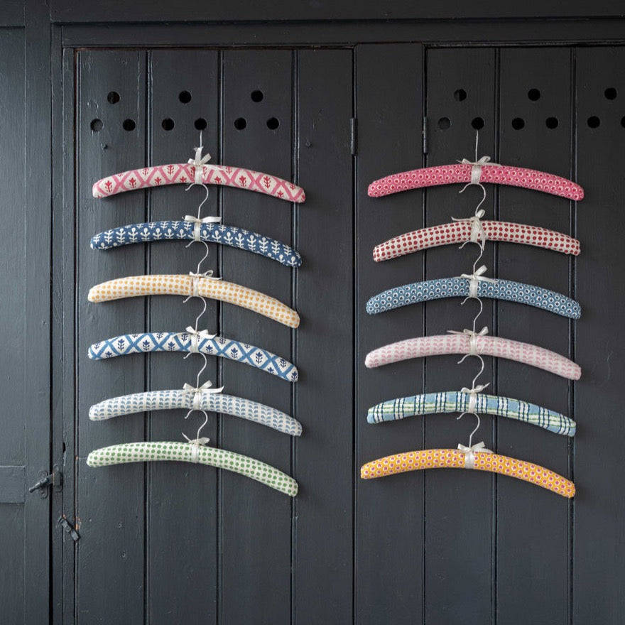 Premium Pink Padded Coat Hangers - Soft Non-Slip Clothes Hangers for Delicate Garments - Perfect for Closet Organization & Travel Packing