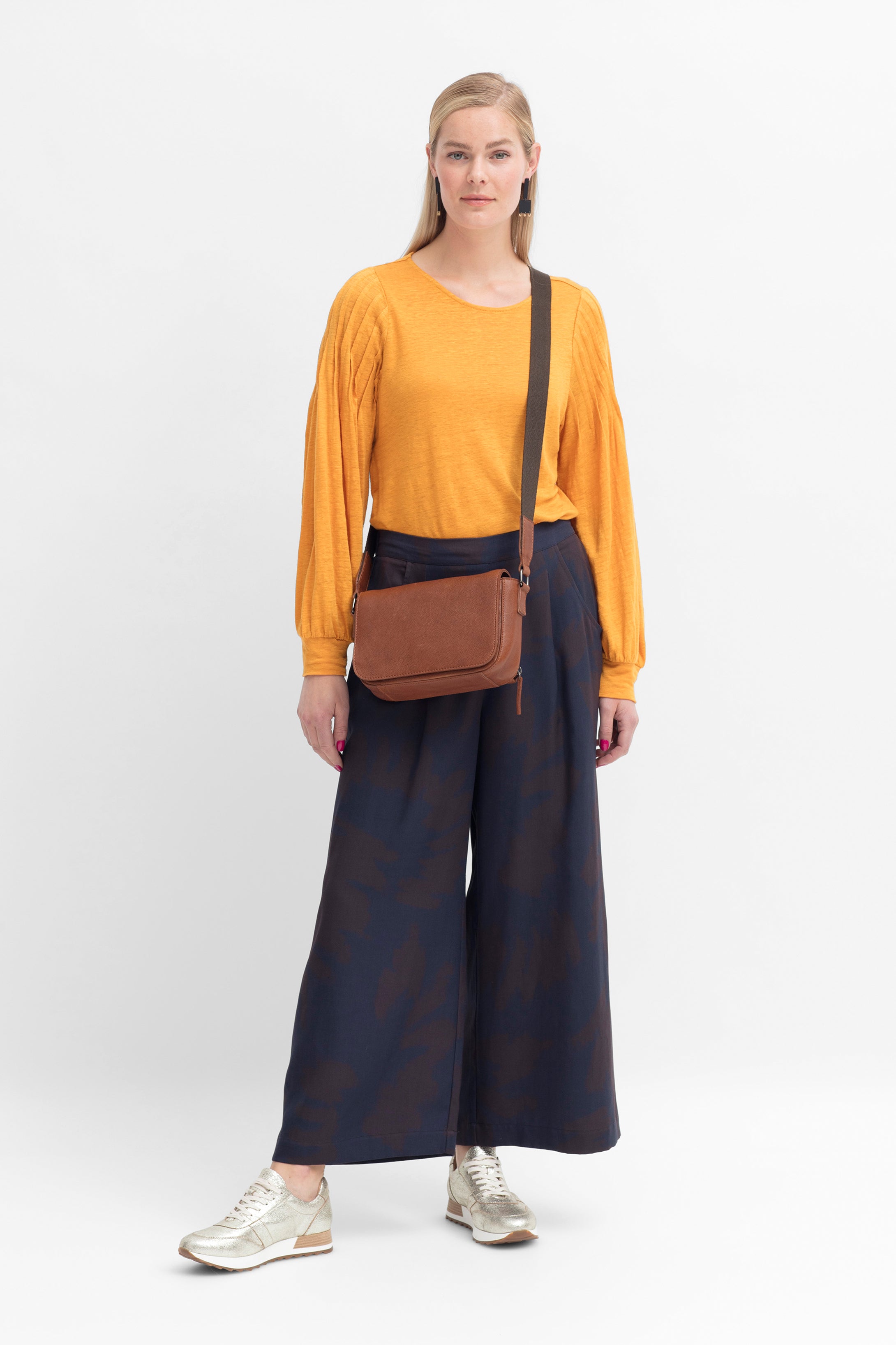 Kurer Bag - Stylish & Durable Crossbody Bag for Women & Men | Perfect for Travel, Work & Everyday Use