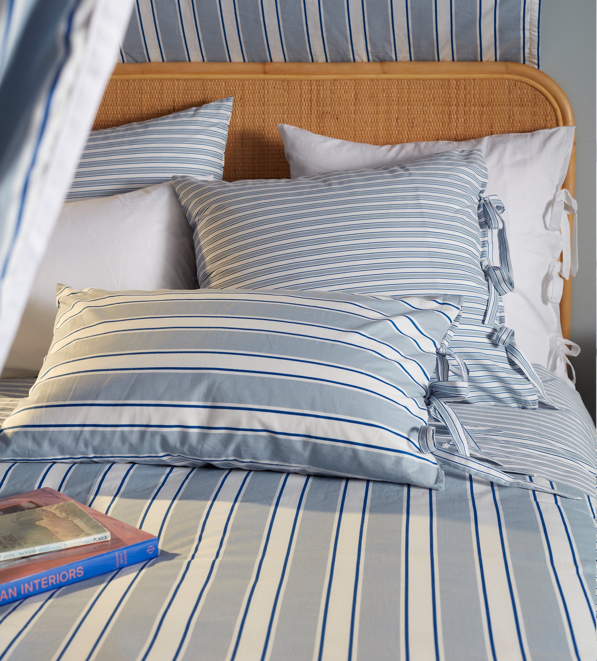 Glassette Teddy Stripe 100% Cotton Bed Sheet Set - Soft & Breathable Luxury Bedding for Home, Hotel, Dorm Room - Queen Size 4-Piece Set with Fitted Sheet, Flat Sheet & Pillowcases
