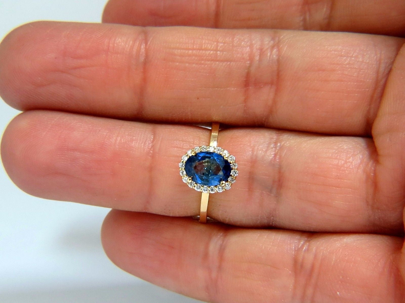 2.18 Carat Natural Vivid Blue Sapphire & Diamond Halo Ring in 18K Gold - Elegant Petite Engagement Ring for Women, Perfect for Proposals, Anniversaries & Special Occasions