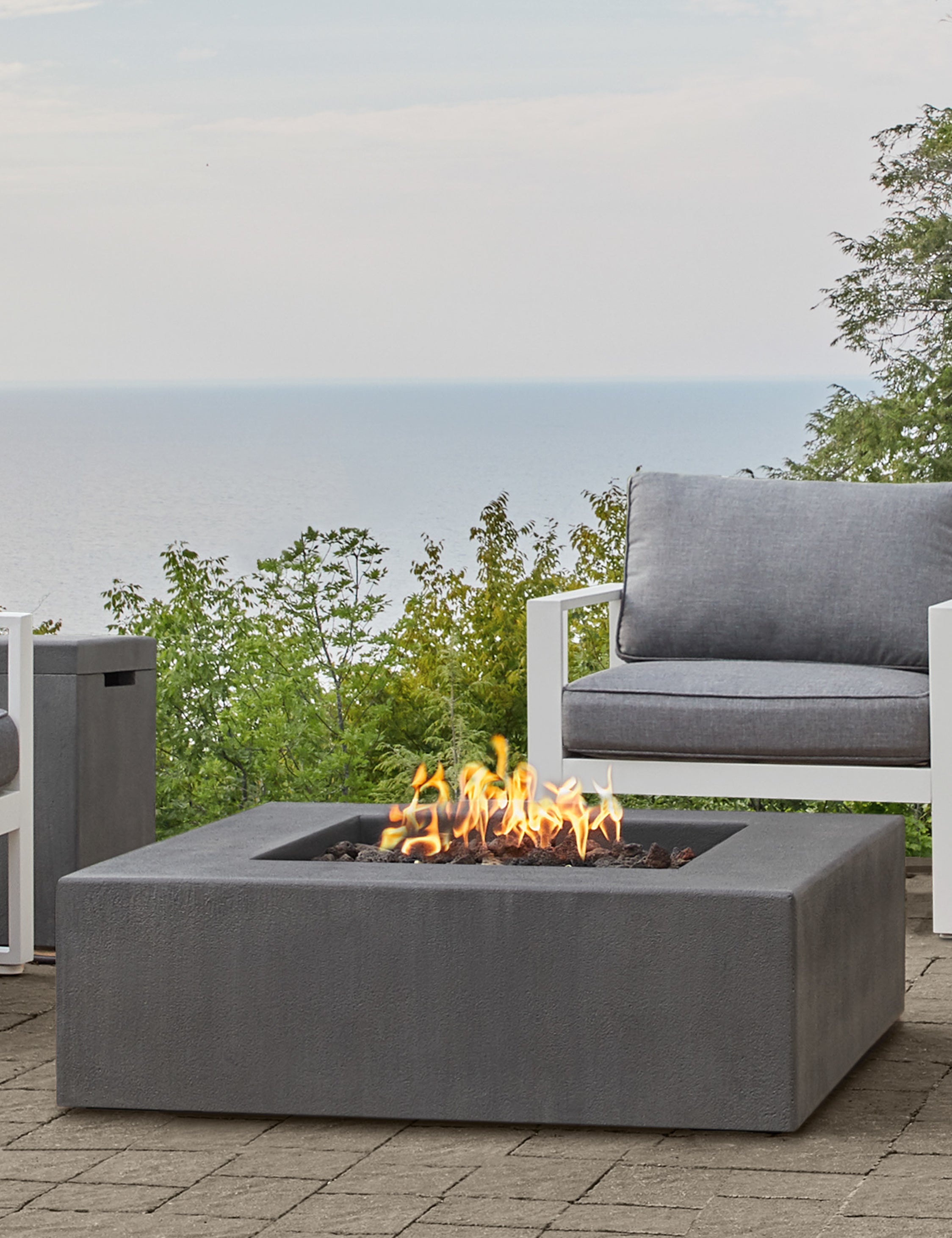 Auberon Outdoor Fire Table - Modern Patio Fire Pit for Backyard, Garden, and Deck - Perfect for Camping, BBQ, and Relaxing Evenings
