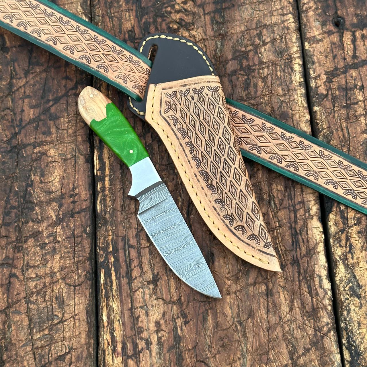 Premium Yellowstone Damascus Skinner Knife - Handcrafted Leather Sheath & Belt Loop - Ideal for Hunting, Camping & Outdoor Adventures