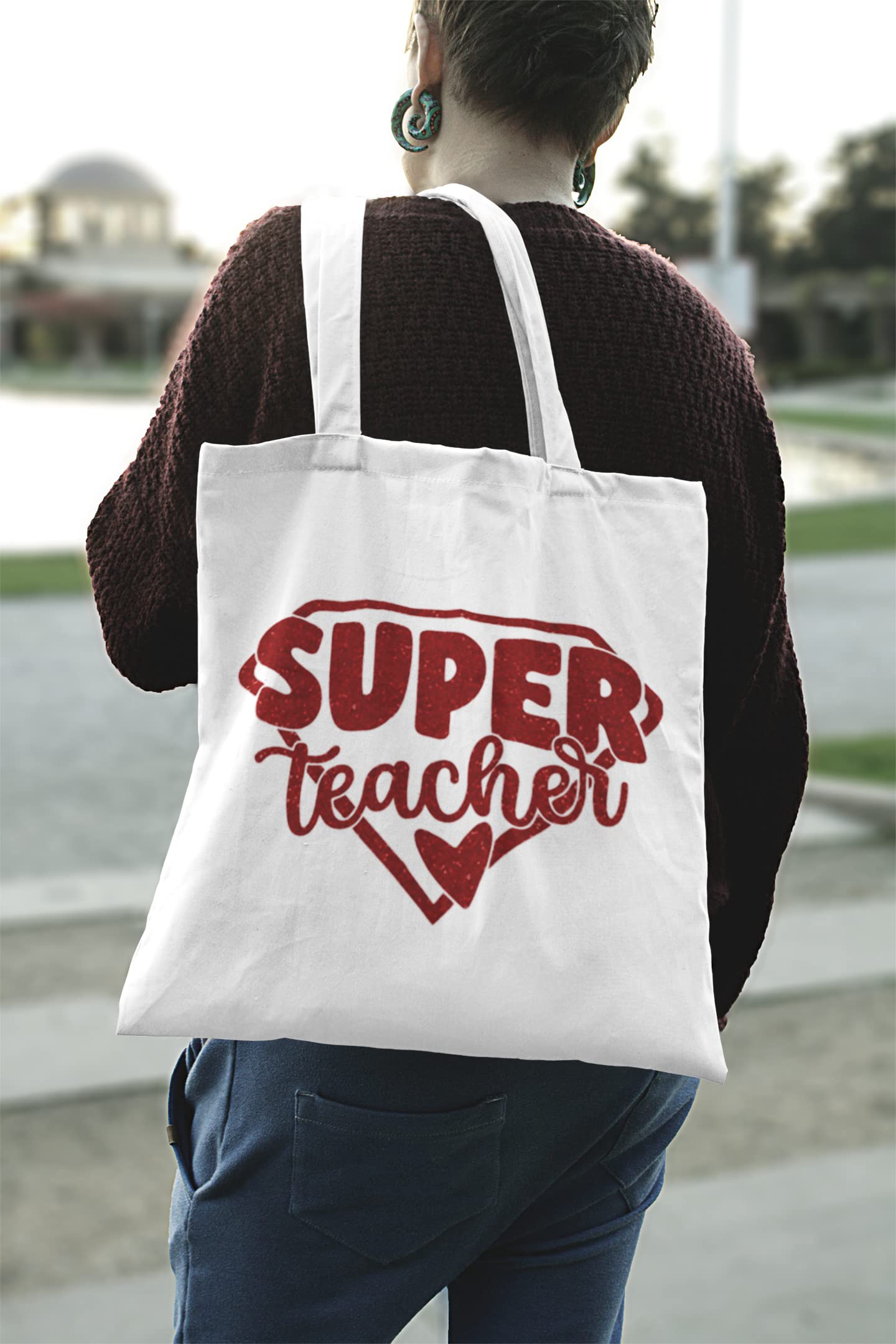 Super Teacher Iron On Decal - School Teacher Transfer Vinyl Patch - HTV Ready to Press On - Custom Size & Color - 5 Minute Application - Perfect for DIY T-Shirts, Tote Bags & Classroom Gifts (Gold)