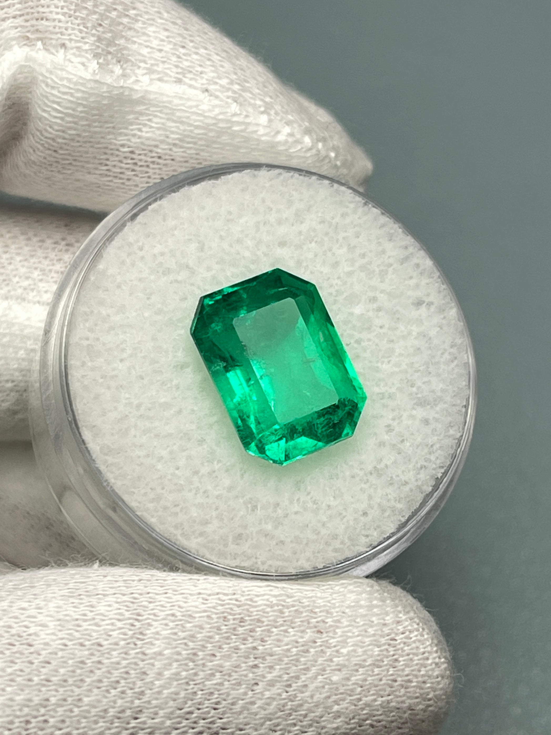 5.71 Carat 12x9mm Vivid Muzo Green Natural Loose Colombian Emerald - Classic Emerald Cut Gemstone for Jewelry Making, Engagement Rings & Luxury Gifts