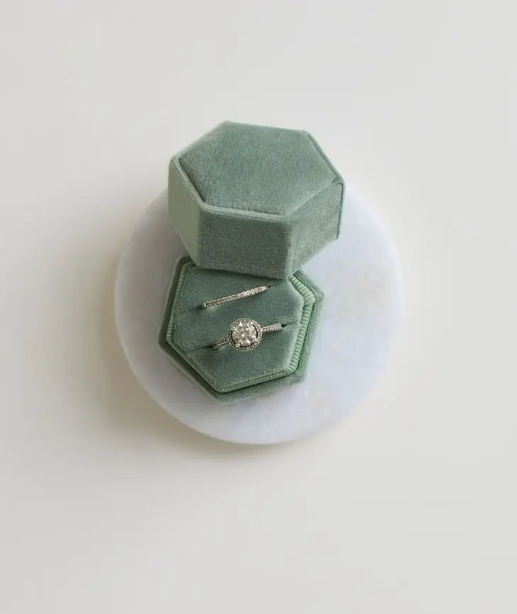 Elegant Sage Velvet Double Ring Box for Engagement & Wedding Jewelry - Perfect for Proposals, Anniversaries & Special Occasions