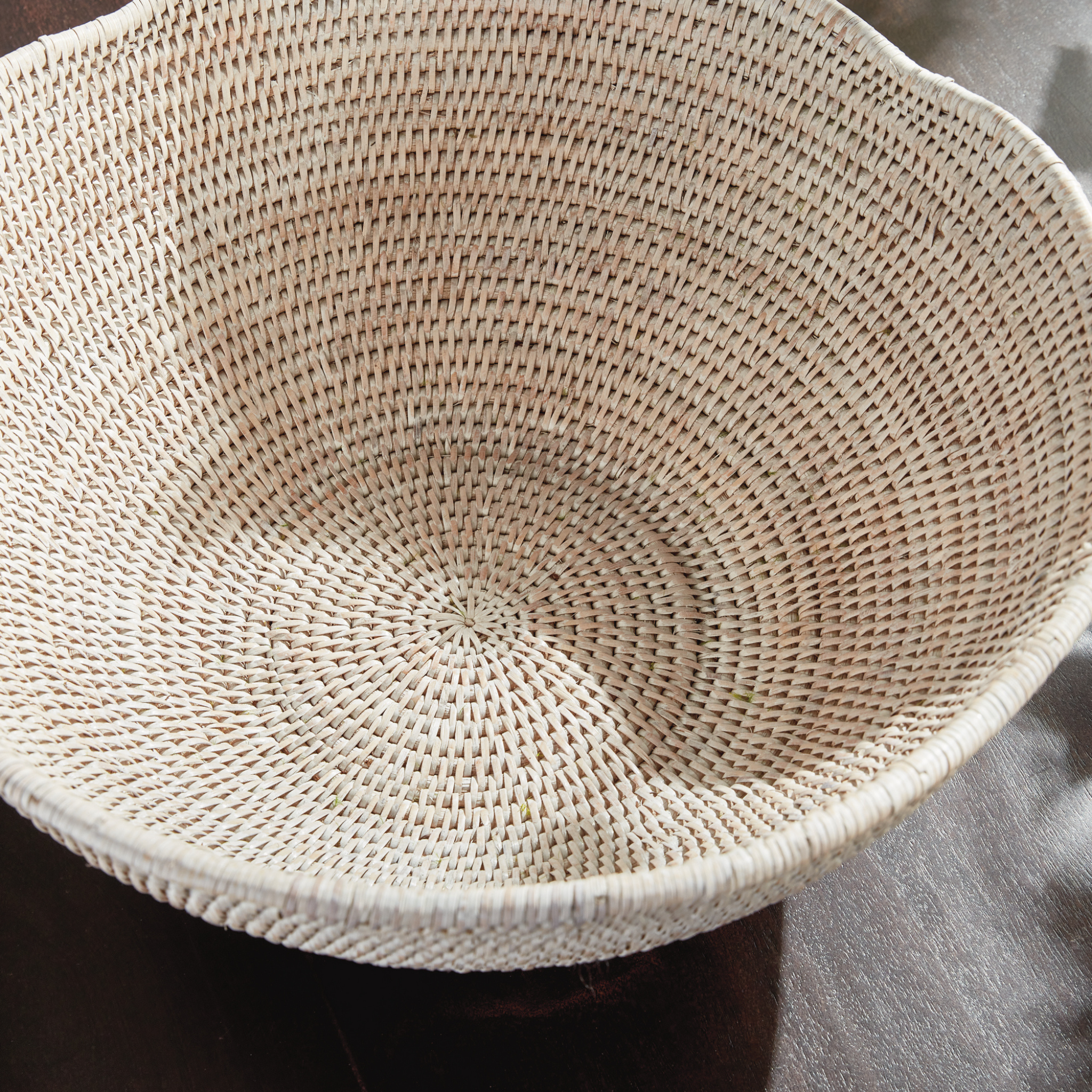 Handwoven Burma Scalloped Edge Rattan Bowl - Natural Eco-Friendly Fruit Serving Bowl for Kitchen, Dining, Party Decor & Home Storage | Perfect for Salads, Snacks, Fruits & Home Organization