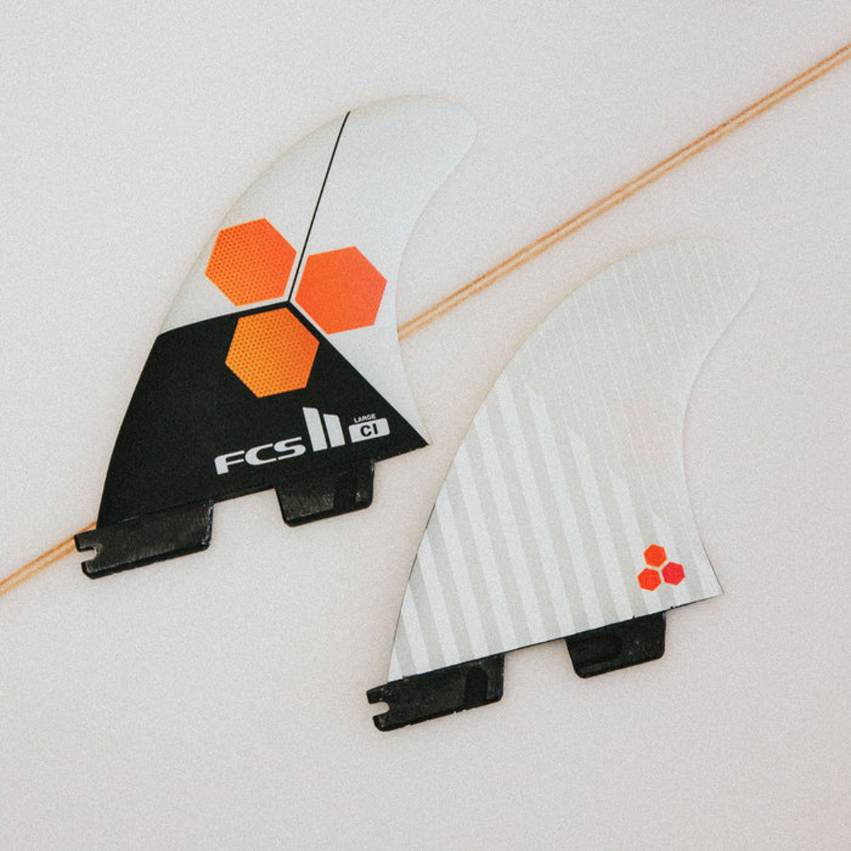 FCS II THRUSTER CI PC Tri Fins - White Large Surfboard Fins for High-Performance Surfing - Perfect for Shortboards and Performance Waves