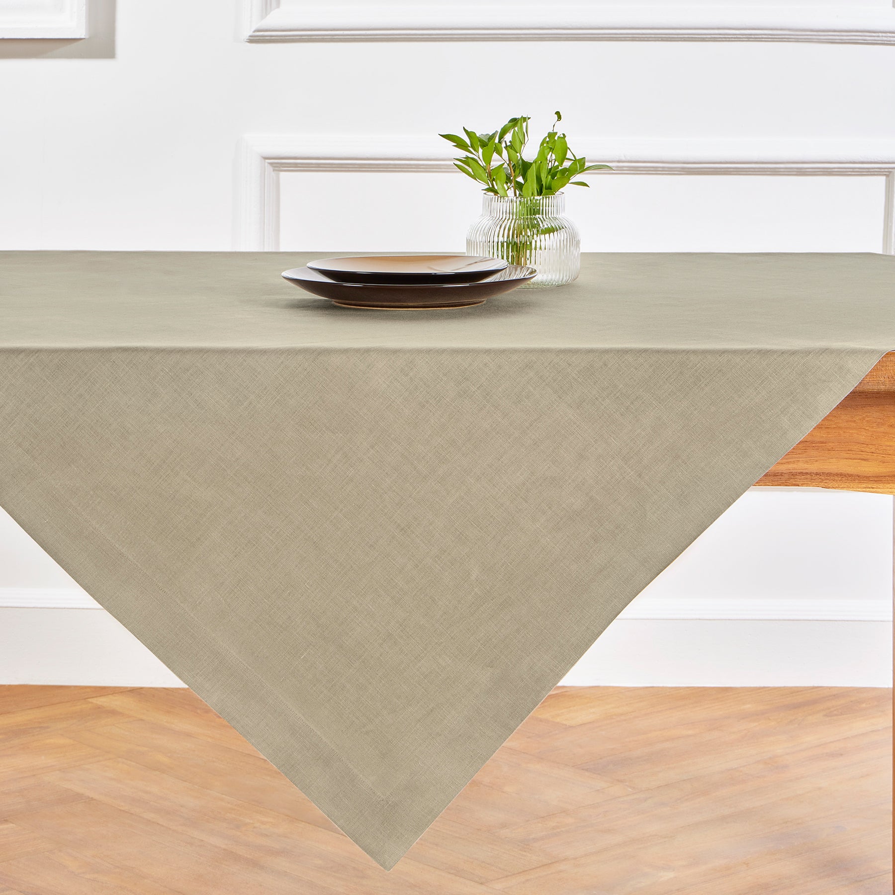 Fete Table Throw - Elegant & Durable Table Cover for Parties, Weddings & Events | Perfect for Indoor & Outdoor Celebrations