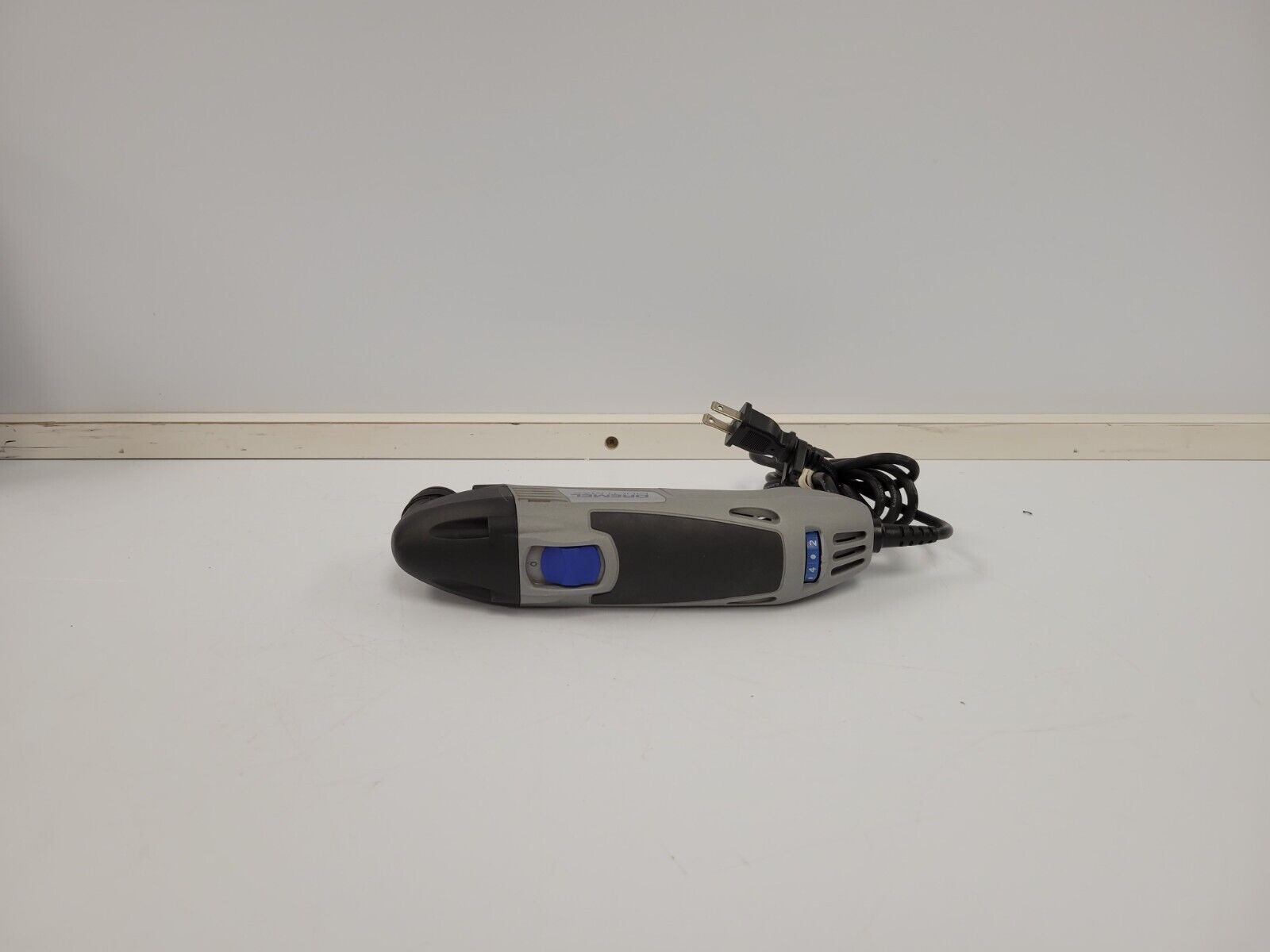 Dremel 6300 Oscillating Multi-Tool Kit with 30 Accessories - Perfect for DIY Home Improvement, Woodworking & Renovation Projects