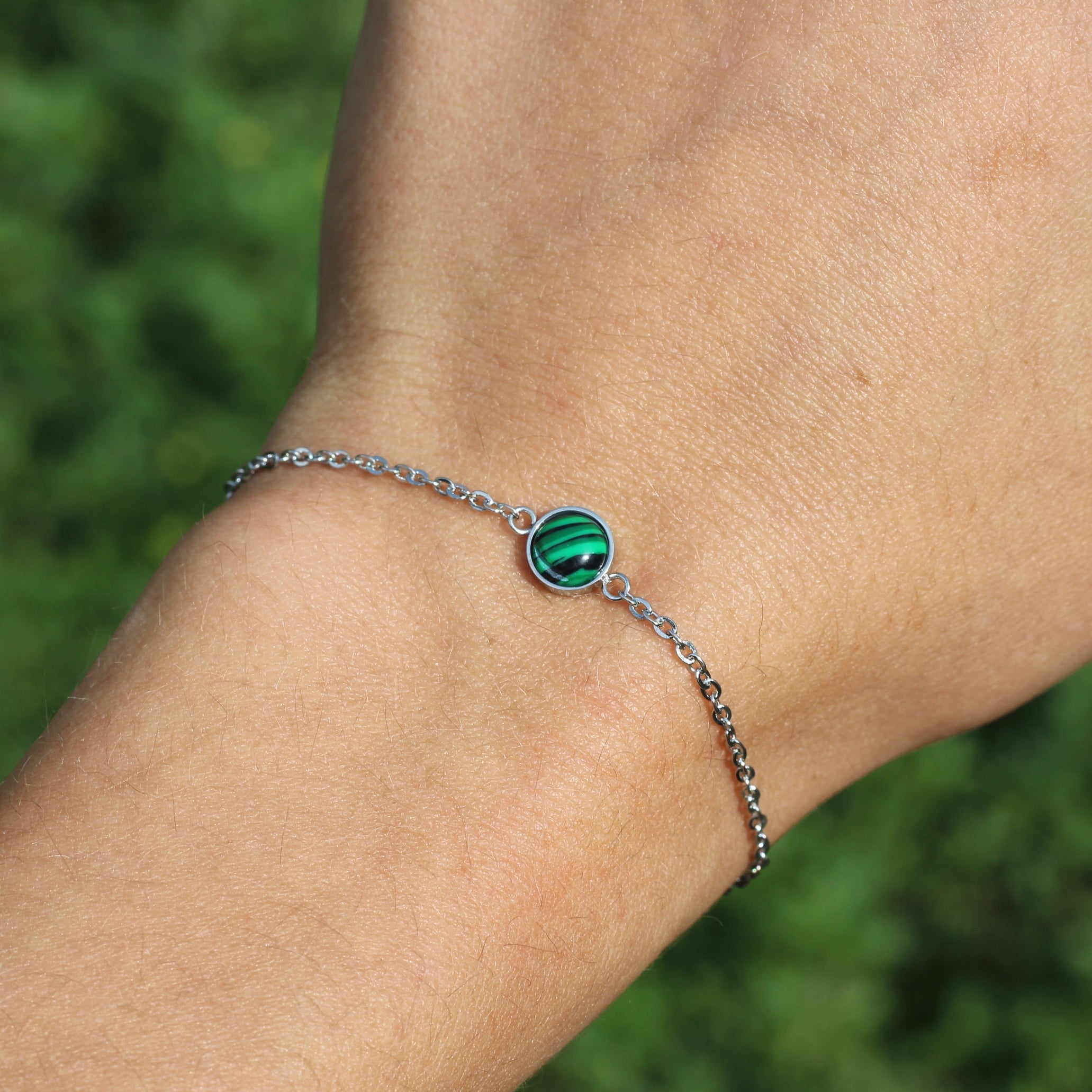 Malachite Solitaire Silver Bracelet for Women - Elegant Green Stone Jewelry for Everyday Wear & Special Occasions