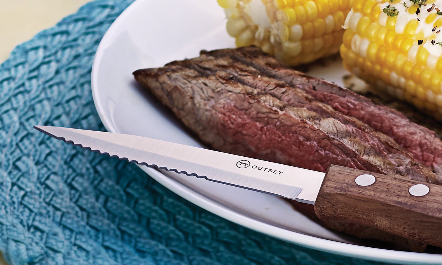 Premium Rosewood Handle Serrated Steak Knives Set of 6 - Sharp Stainless Steel Blades for Steak, Meat & BBQ - Perfect for Dining, Gifts & Restaurant Use