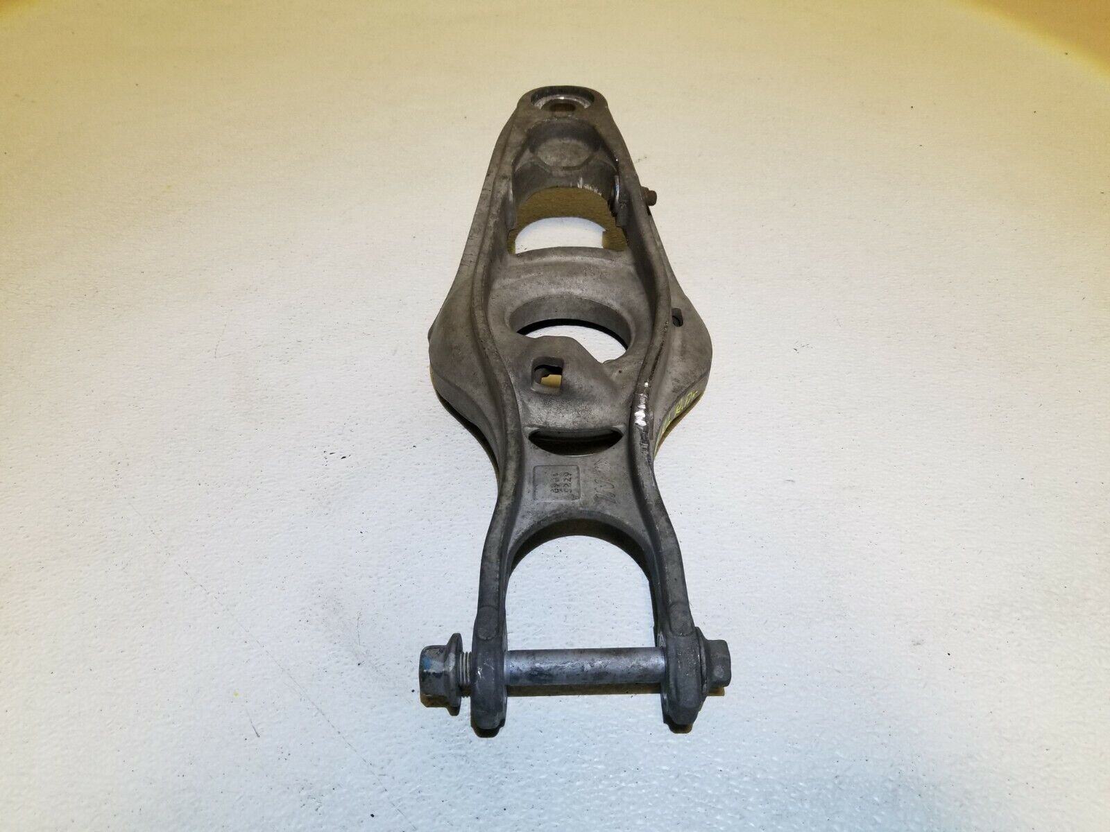 2005-2008 Acura RL Rear Lower Control Arm Left Driver Side Replacement Part - OEM Quality Suspension Component for Smooth Ride & Handling