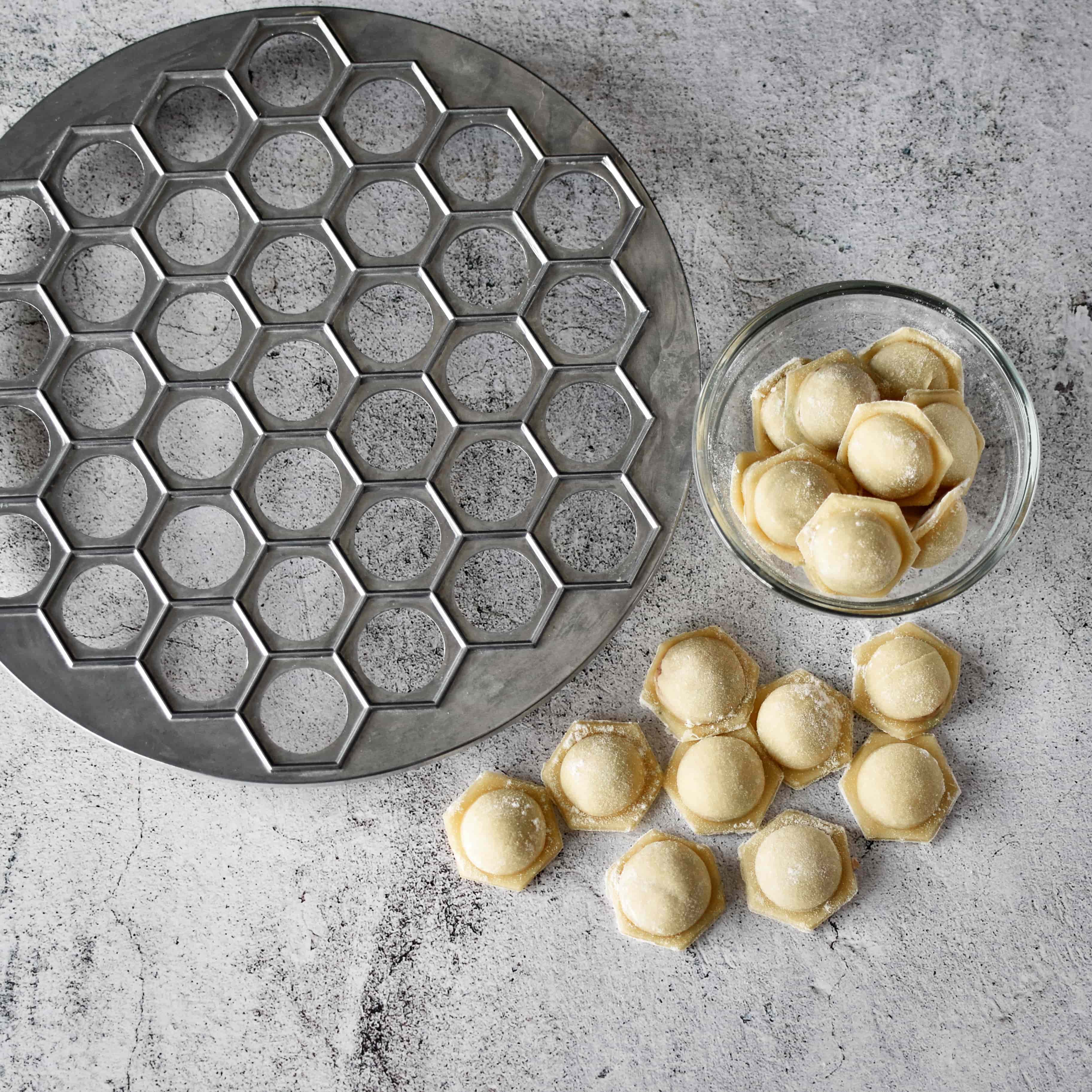 Premium Hexagonal Dumpling Tray - Non-Stick Silicone Steamer for Homemade Dumplings, Bao Buns & Dim Sum - Perfect for Asian Cooking, Meal Prep & Party Snacks