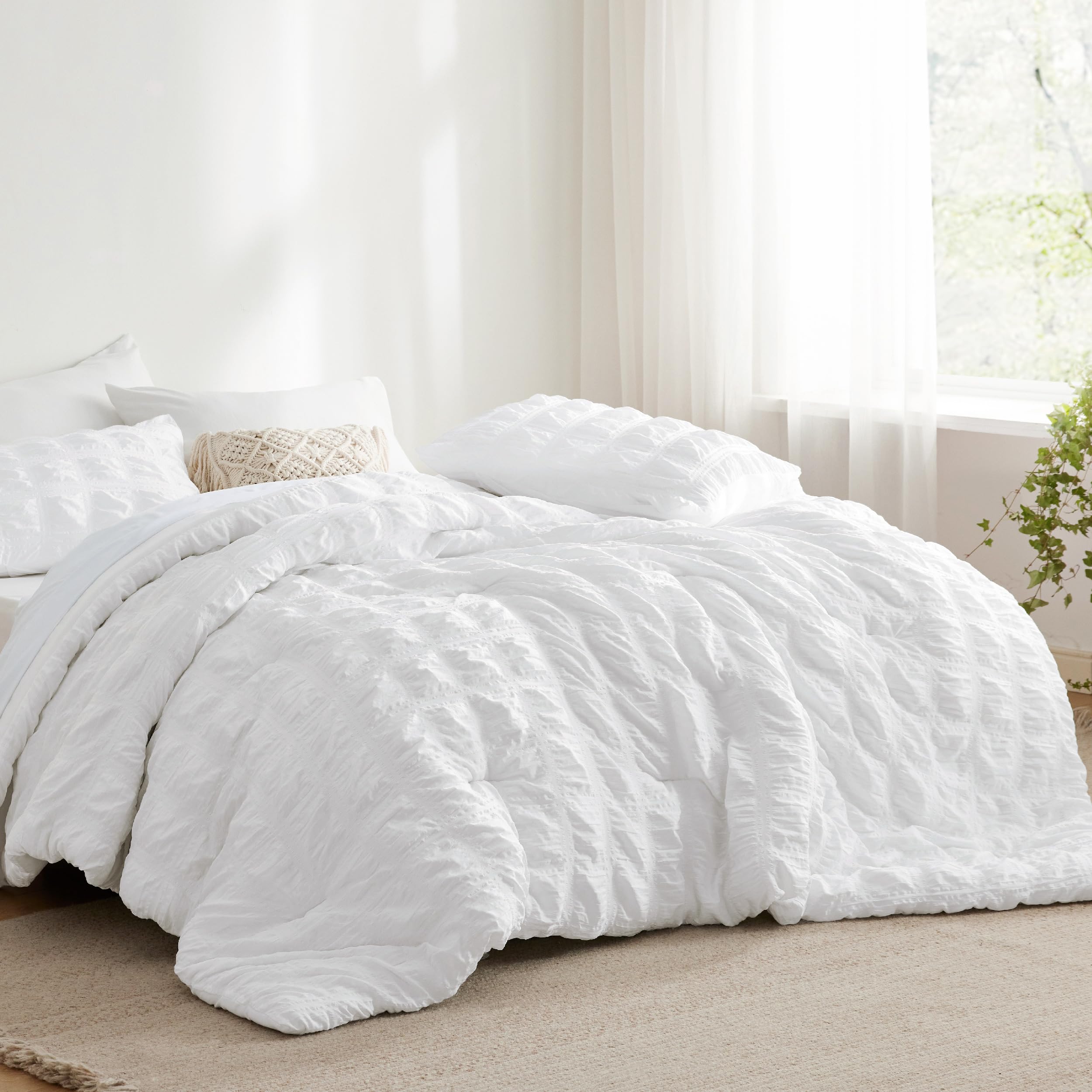 Bedsure Queen Size 7-Piece Plaid Seersucker Bed in a Bag Set - Soft Lightweight White Boho Comforter with Sheets, Pillowcases & Shams | Perfect for Guest Rooms, Dorms & Cozy Bedroom Makeovers