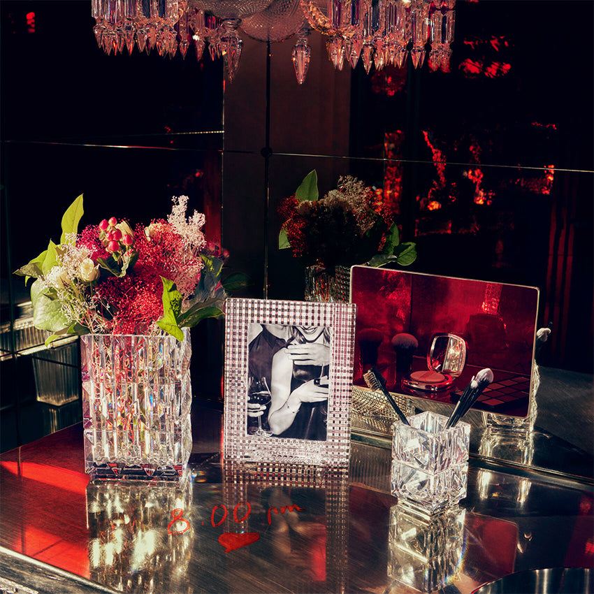 Baccarat Crystal Eye Photo Frame - Elegant Glass Picture Frame for Home Decor, Wedding Gifts & Luxury Display | Perfect for Displaying Cherished Memories in Living Rooms, Bedrooms or Offices