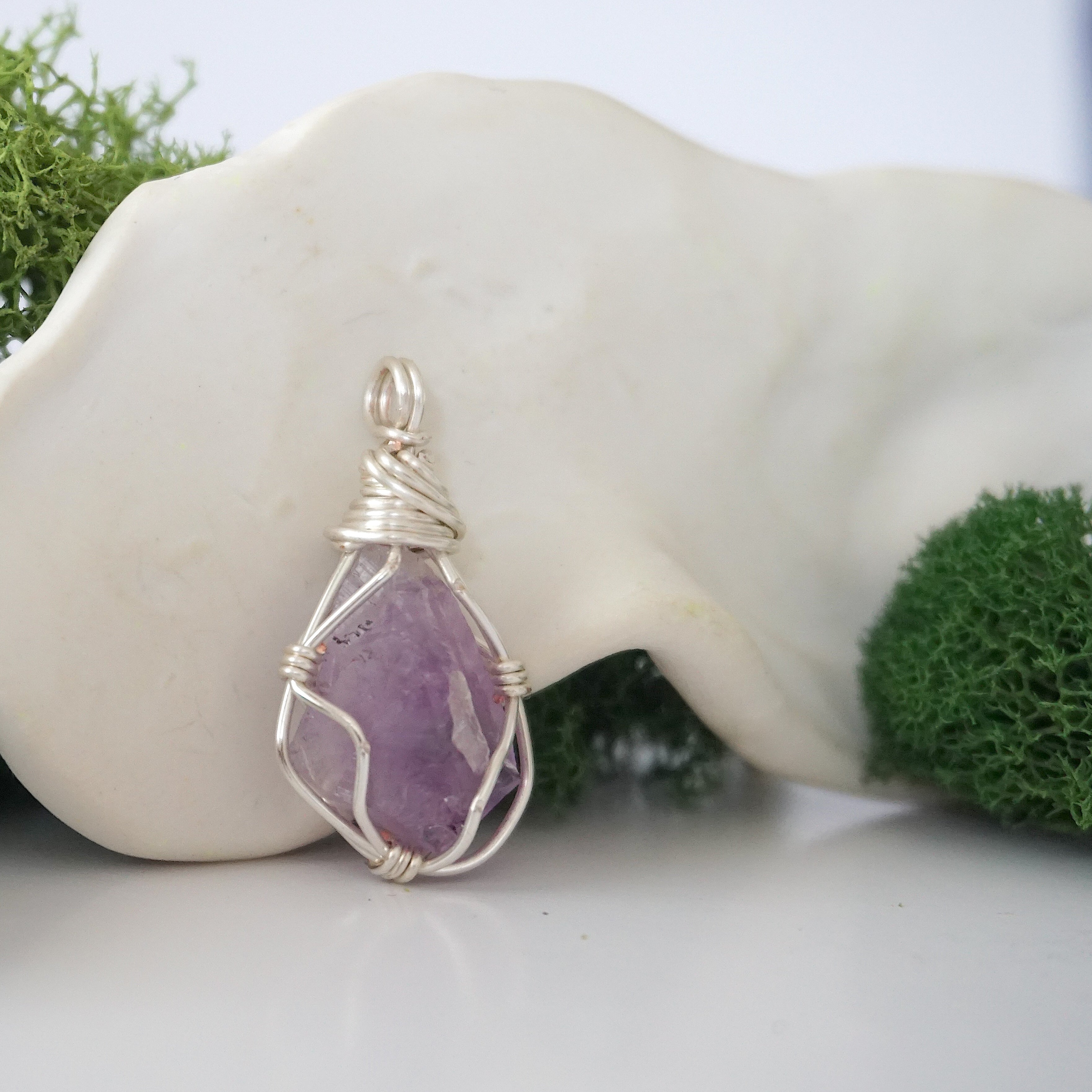Amethyst Birthstone Necklace for Women - February Birthstone Jewelry - Elegant Crystal Pendant for Gifts, Anniversaries & Special Occasions