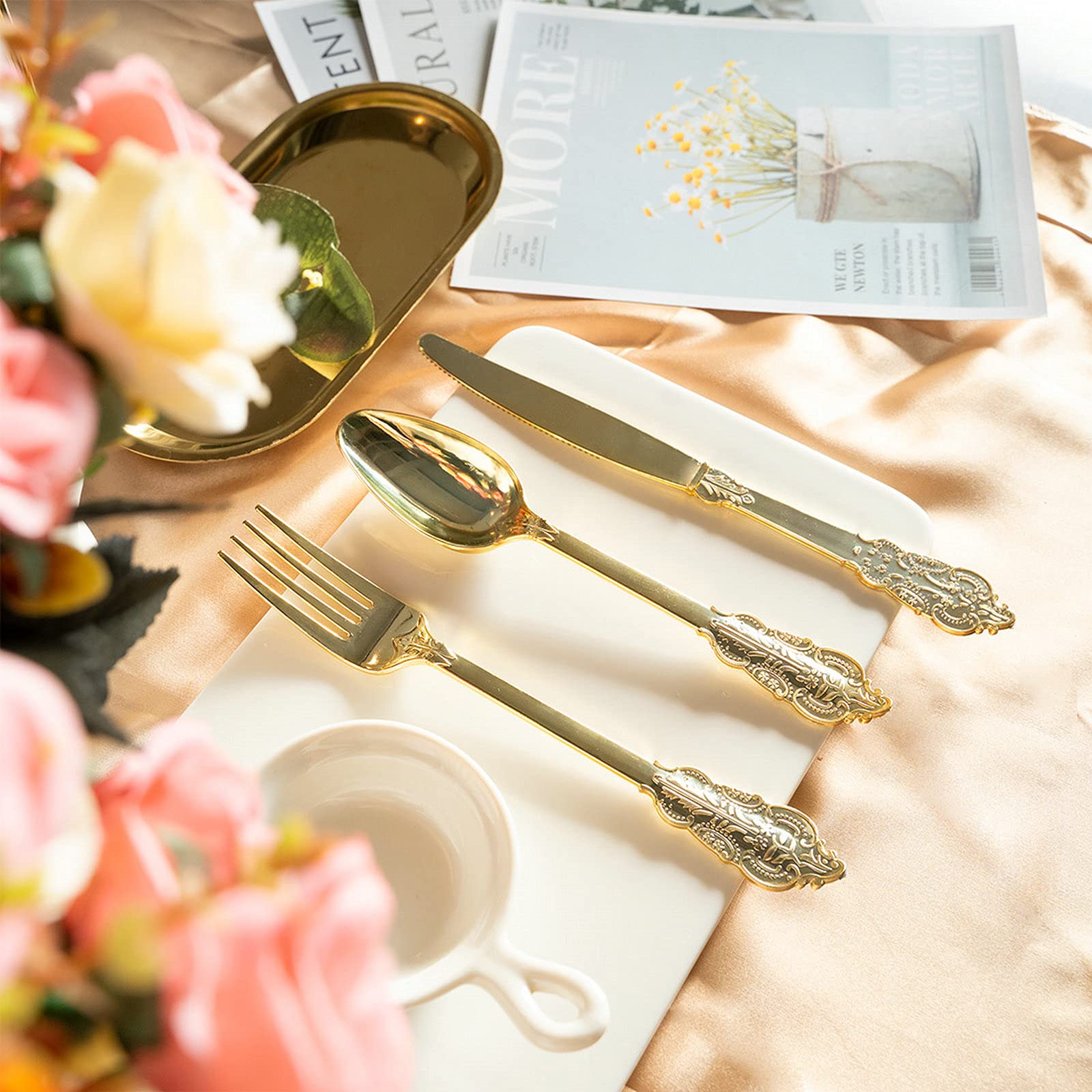 300-Piece Gold Plastic Cutlery Set with 72 Gold Plastic Cups & 60 White Plastic Plates - Elegant Disposable Tableware for Parties, Weddings, and Events