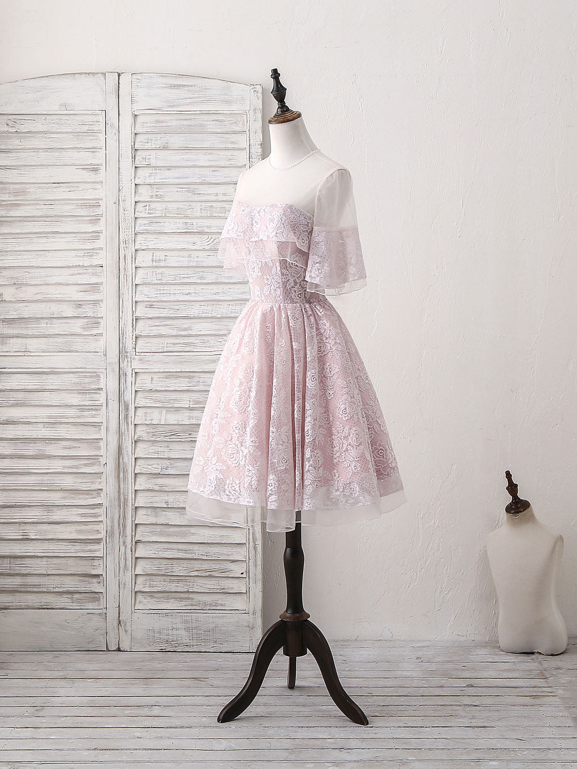 Elegant Pink Round Neck Lace Tulle Short Prom Dress for Women - Perfect for Homecoming, Prom Night, and Formal Parties