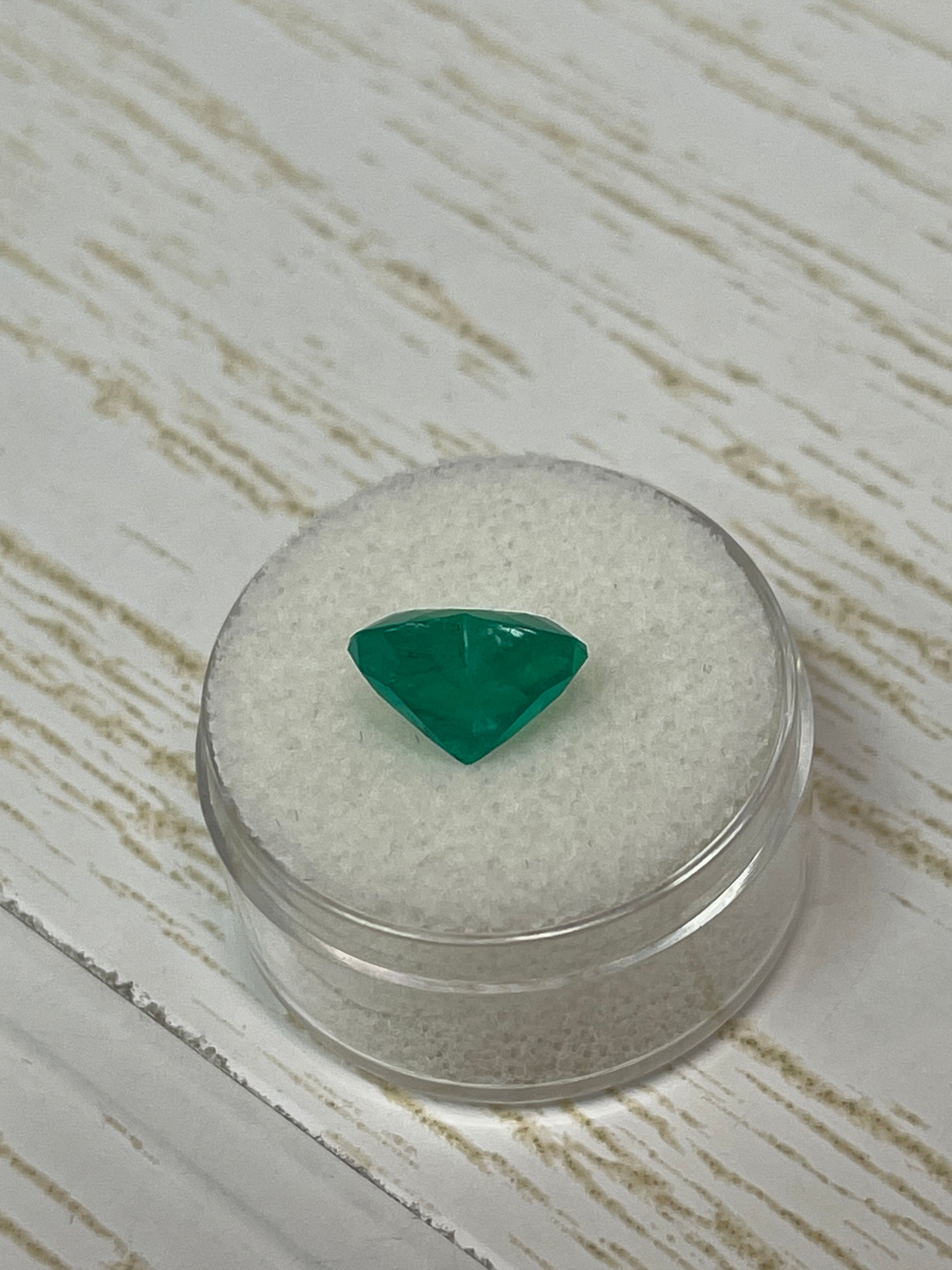 3.35 Carat 11x9mm Certified Vivid Muzo Green Natural Colombian Emerald Heart Cut Gemstone for Engagement Rings & Fine Jewelry