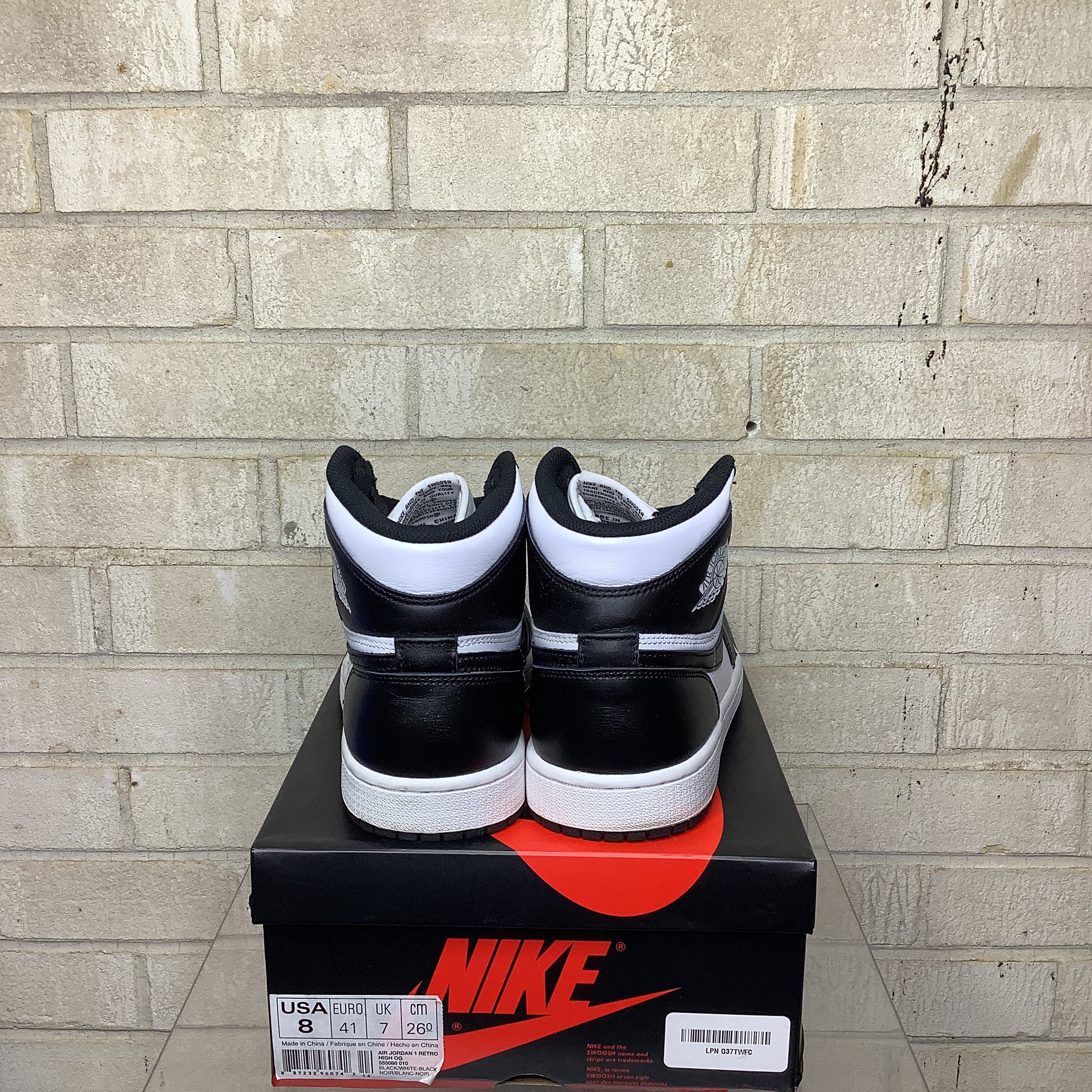 Original Air Jordan 1 Retro High OG 'Black White' Men's Basketball Shoes - Size 8 (555088-010) - Perfect for Streetwear, Sneaker Collecting & Casual Fashion
