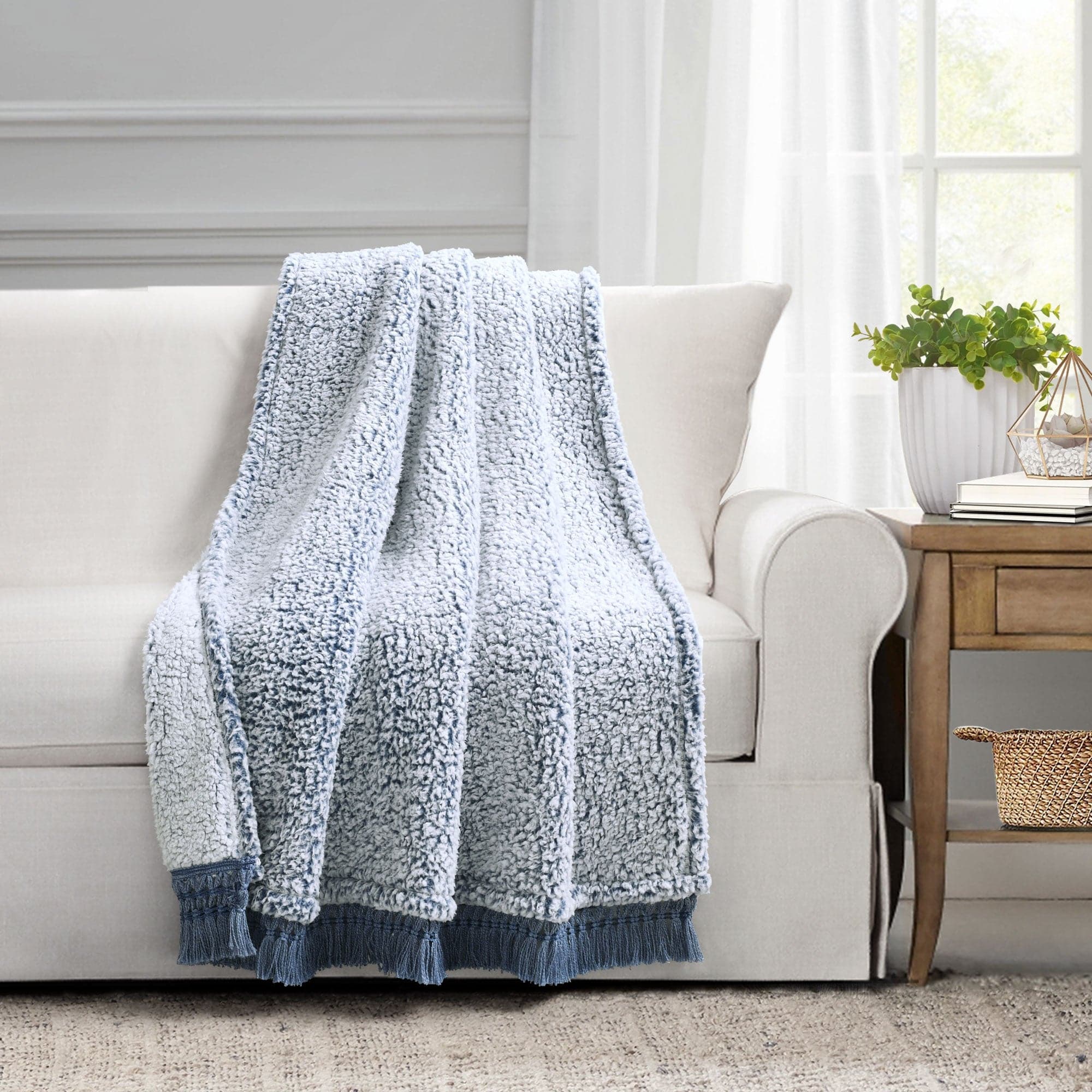 Cozy Sherpa Tassel Fringe Throw Blanket - Soft Plush Fleece Bedspread for Couch, Bed & Sofa - Perfect for Winter Warmth, Home Decor & Gift Giving