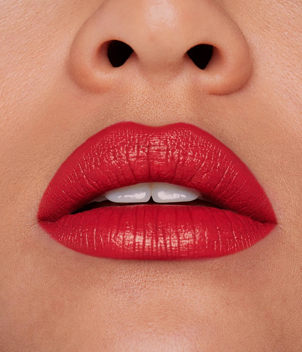 R.E.M. Beauty Classic Lipstick - Long Lasting Matte Lipstick for Women, Hydrating & Non-Drying Formula | Perfect for Everyday Wear, Date Night & Special Occasions
