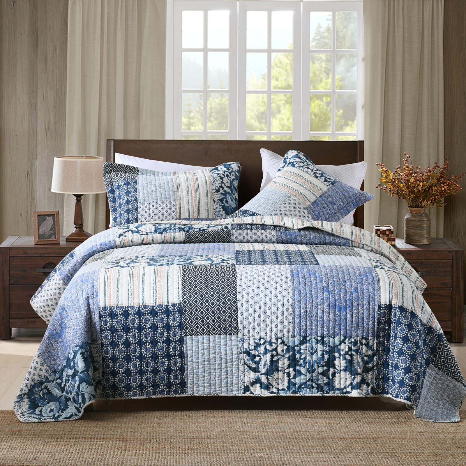 Yvooxny Reversible Lightweight Queen Quilt Set - Farmhouse Lodge Floral Paisley Striped Coverlet Bedspread | All-Season Patchwork Bed Decor | Perfect for Guest Rooms, Master Bedrooms & Cozy Farmhouse Styling (Blue Patchwork Floral, Queen Size)
