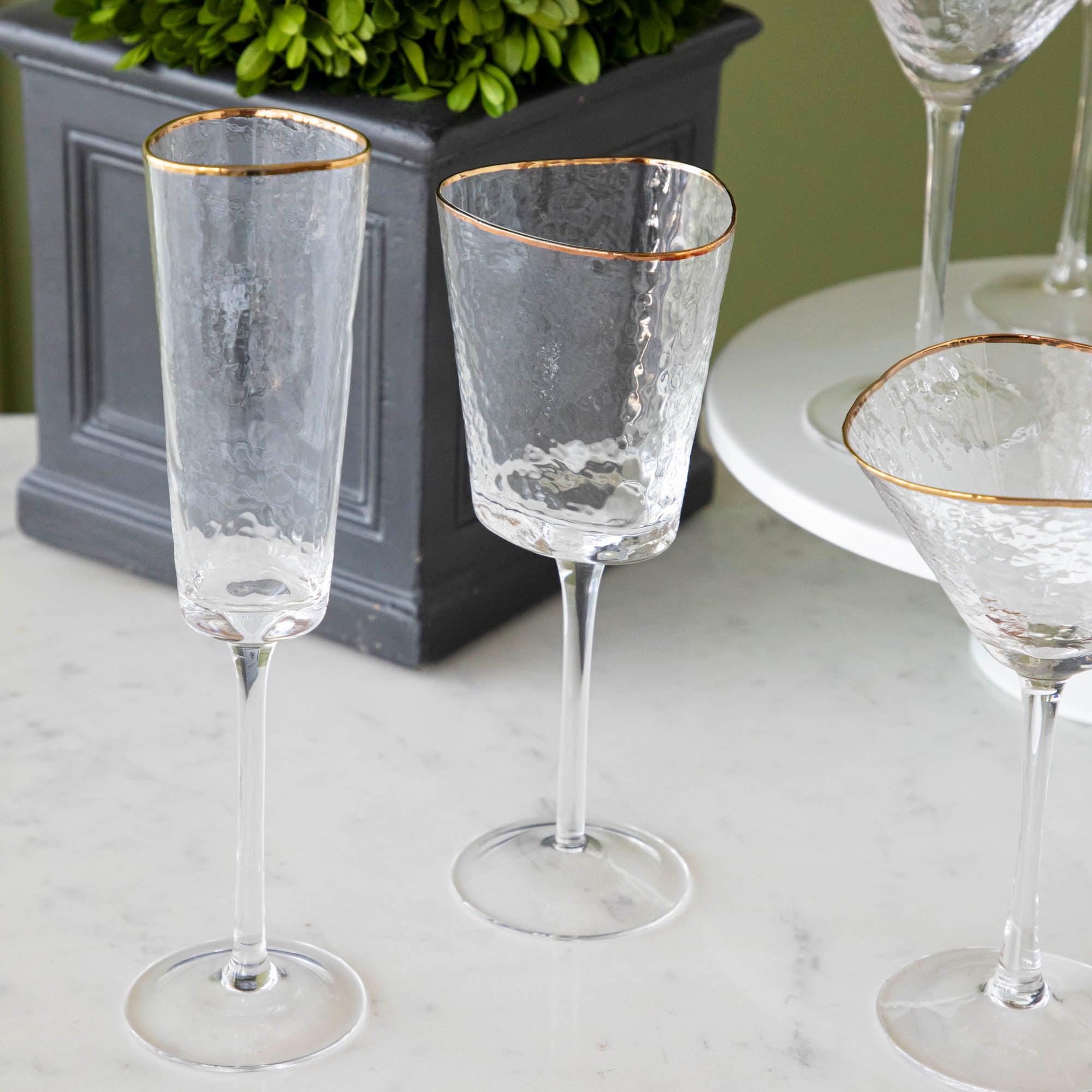 Premium Hammered Glassware Set with 24K Gold Rim - Elegant Drinking Glasses for Wine, Cocktails & Parties - Perfect for Weddings, Anniversaries & Home Entertaining