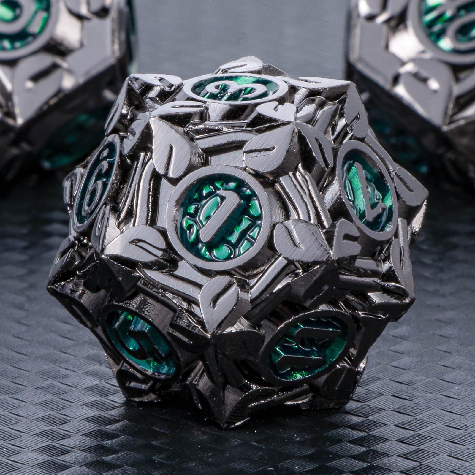 Premium 7-Piece Metal DND Dice Set for Dungeons & Dragons - Nature Vines Leaf Design Polyhedral RPG Dice (D20, D12, D10, D8, D6, D4) with Gift Box - Perfect for Tabletop Gaming, RPG Sessions & Collector's Display