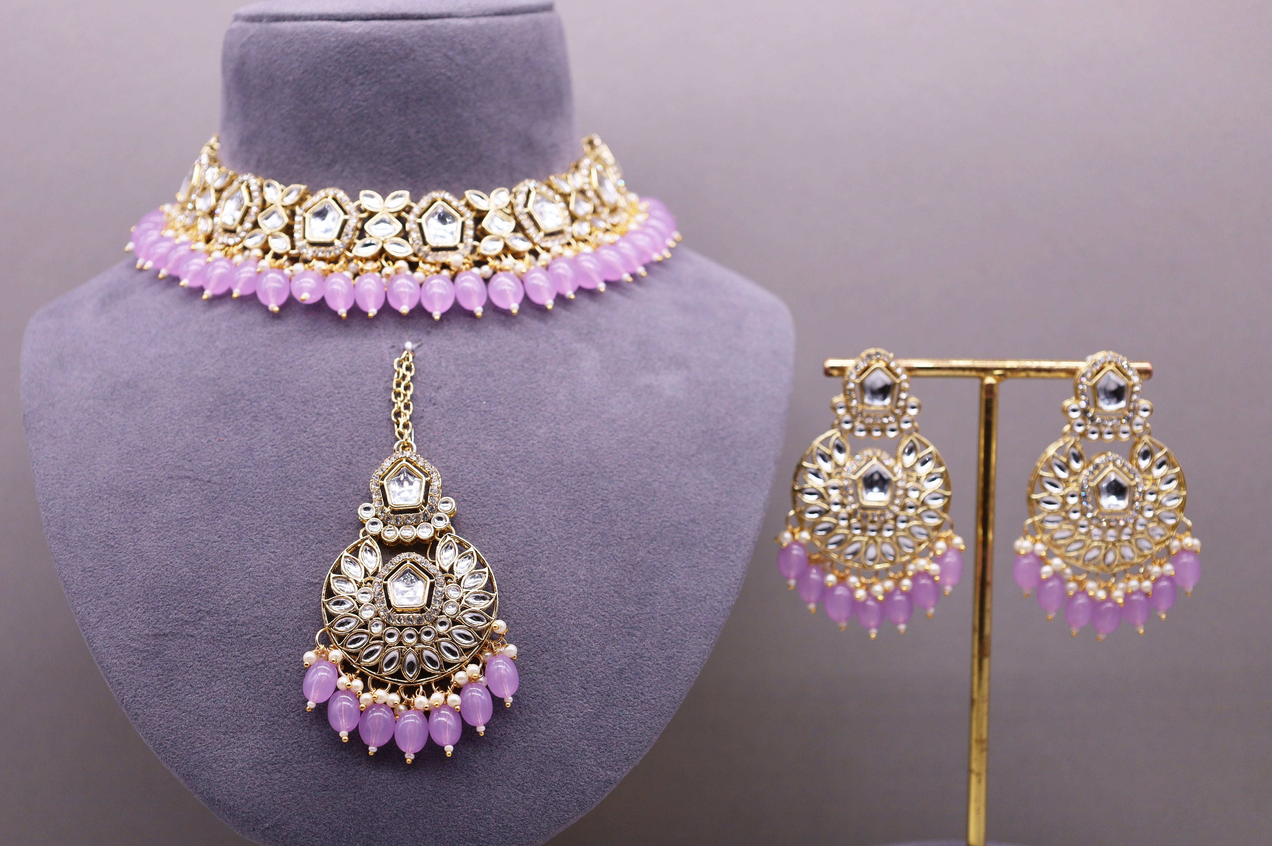 Vaishnavi Kundan Jewelry Set - Traditional Indian Bridal Necklace, Earrings & Maang Tikka Set for Weddings & Festive Occasions