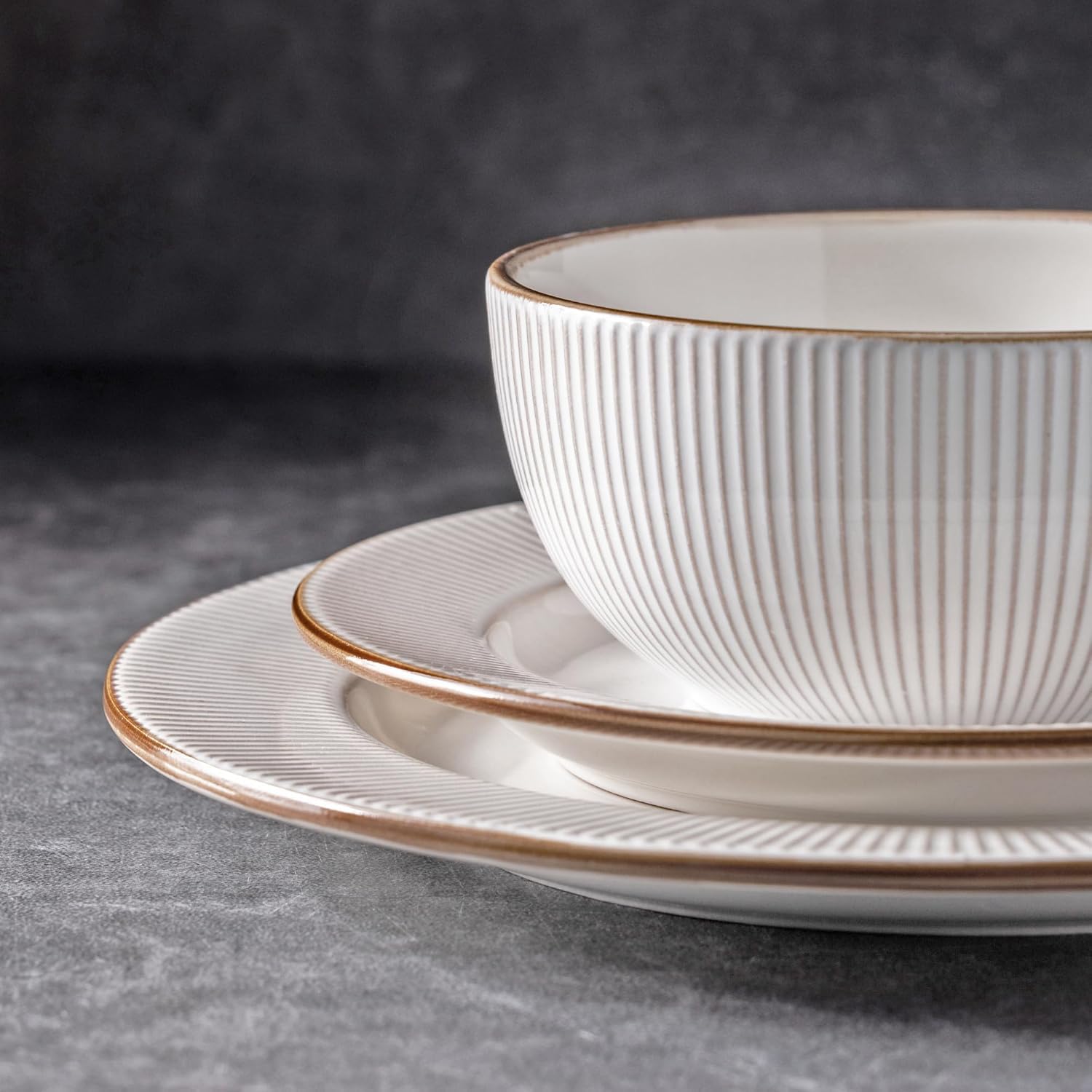 GBHOME 18-Piece Ceramic Dinnerware Set - Elegant Embossed Stoneware Plates & Bowls, Dishwasher & Microwave Safe - Perfect for Housewarming, Wedding Gifts & Family Dining (Service for 6) | Ideal for Everyday Meals, Dinner Parties & Special Occasions