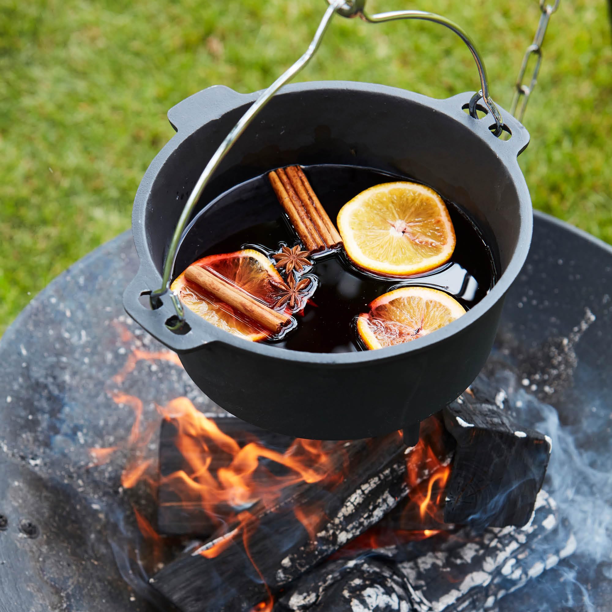 Barbecook 3L Cast Iron Dutch Oven with Lid - Heavy Duty Kettle for Camping, Outdoor Cooking & Dutch Oven Recipes - Perfect for Grilling, Stewing & Baking
