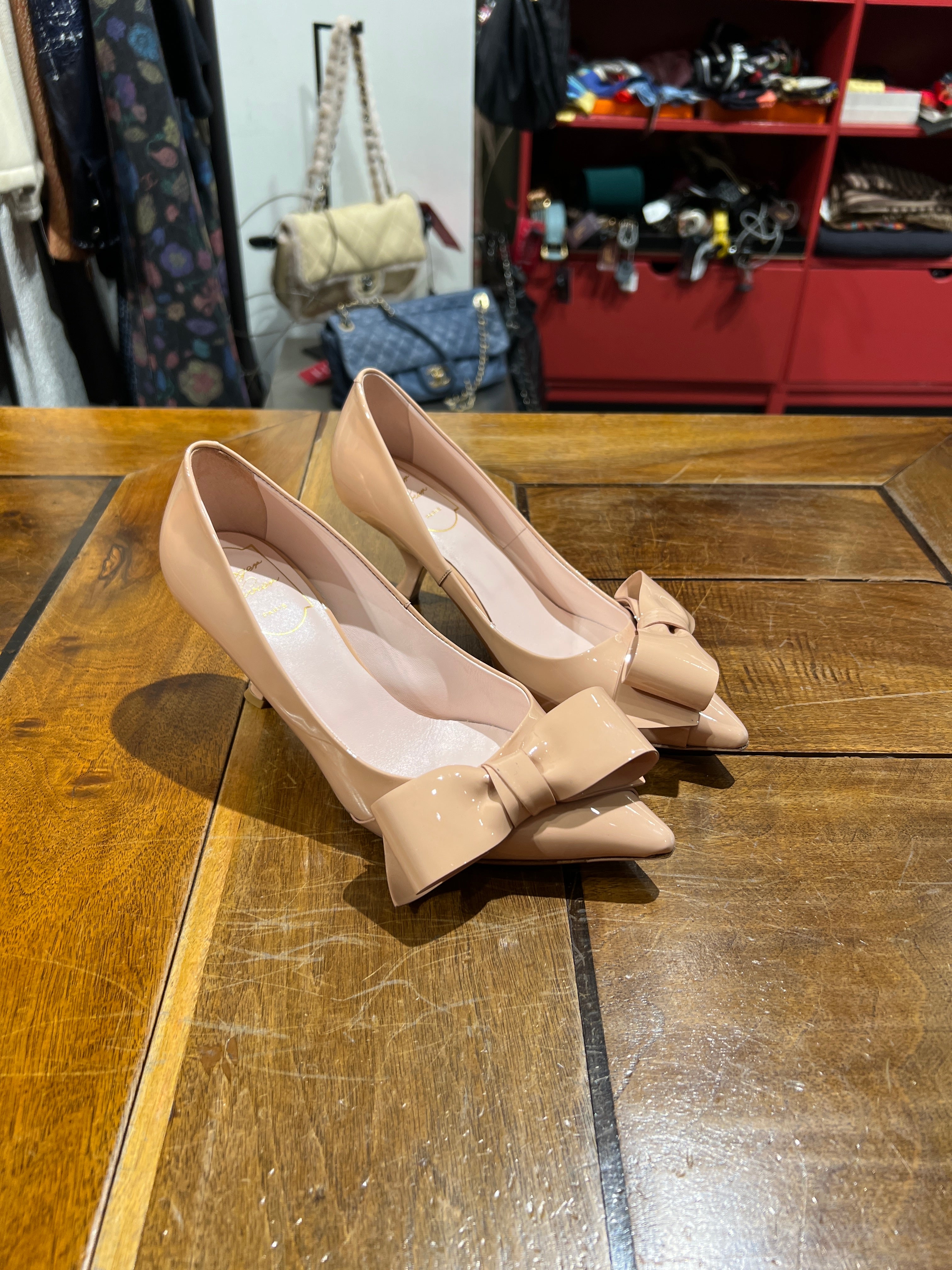Roger Vivier Nude Bow Décolleté Pumps - Elegant Women's Heels for Weddings, Parties & Special Occasions